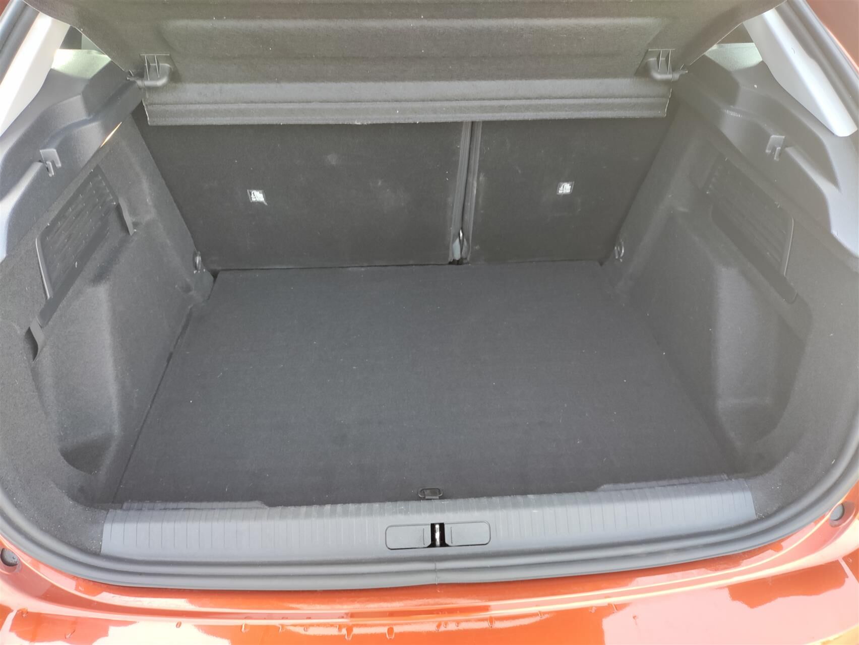 Billede af Citroën C4 1,2 PureTech Carré EAT8 130HK 5d 8g Aut.