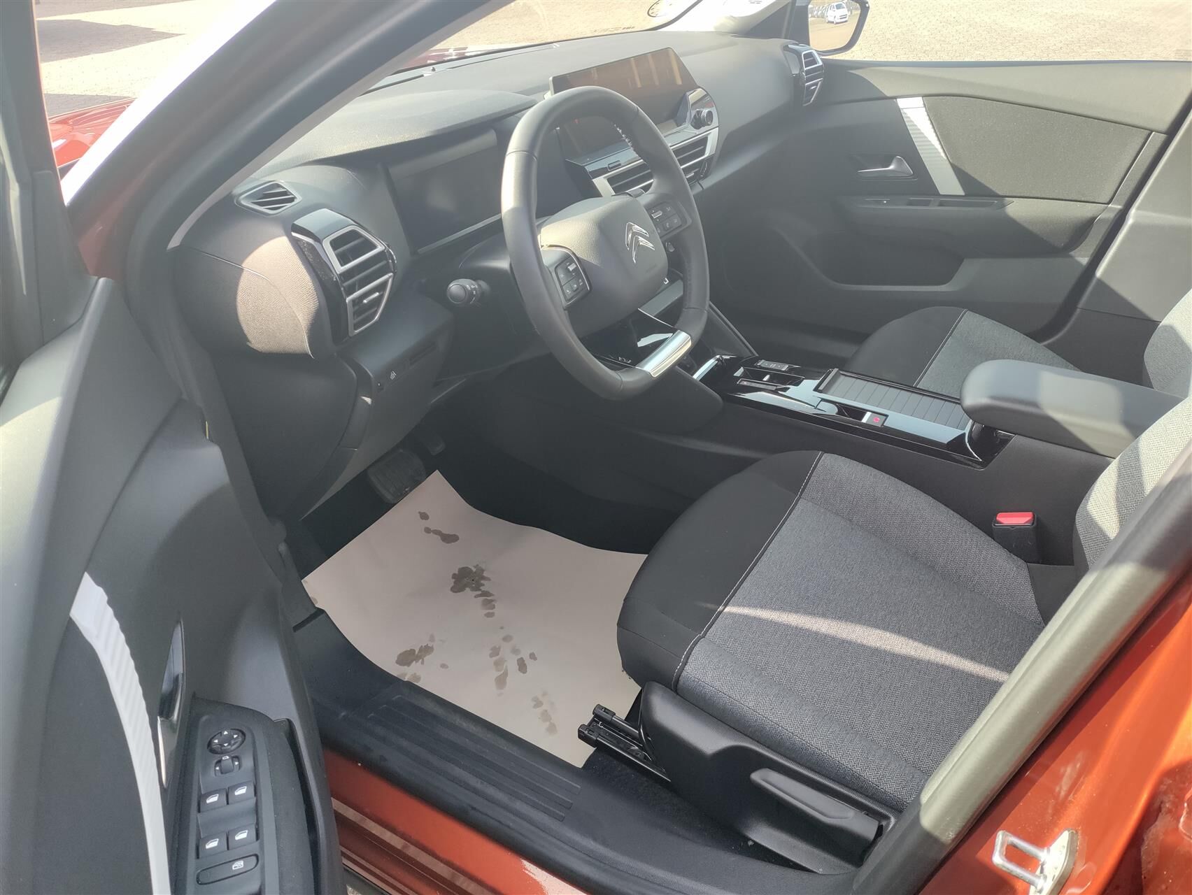 Billede af Citroën C4 1,2 PureTech Carré EAT8 130HK 5d 8g Aut.