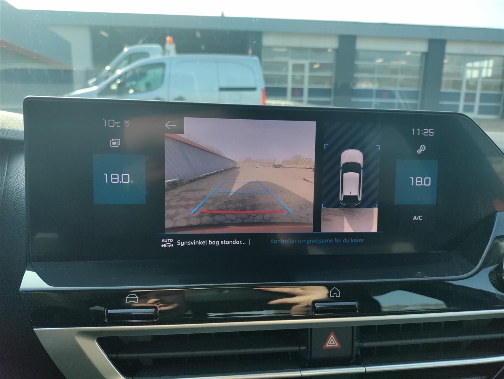 Billede af Citroën C4 1,2 PureTech Carré EAT8 130HK 5d 8g Aut.