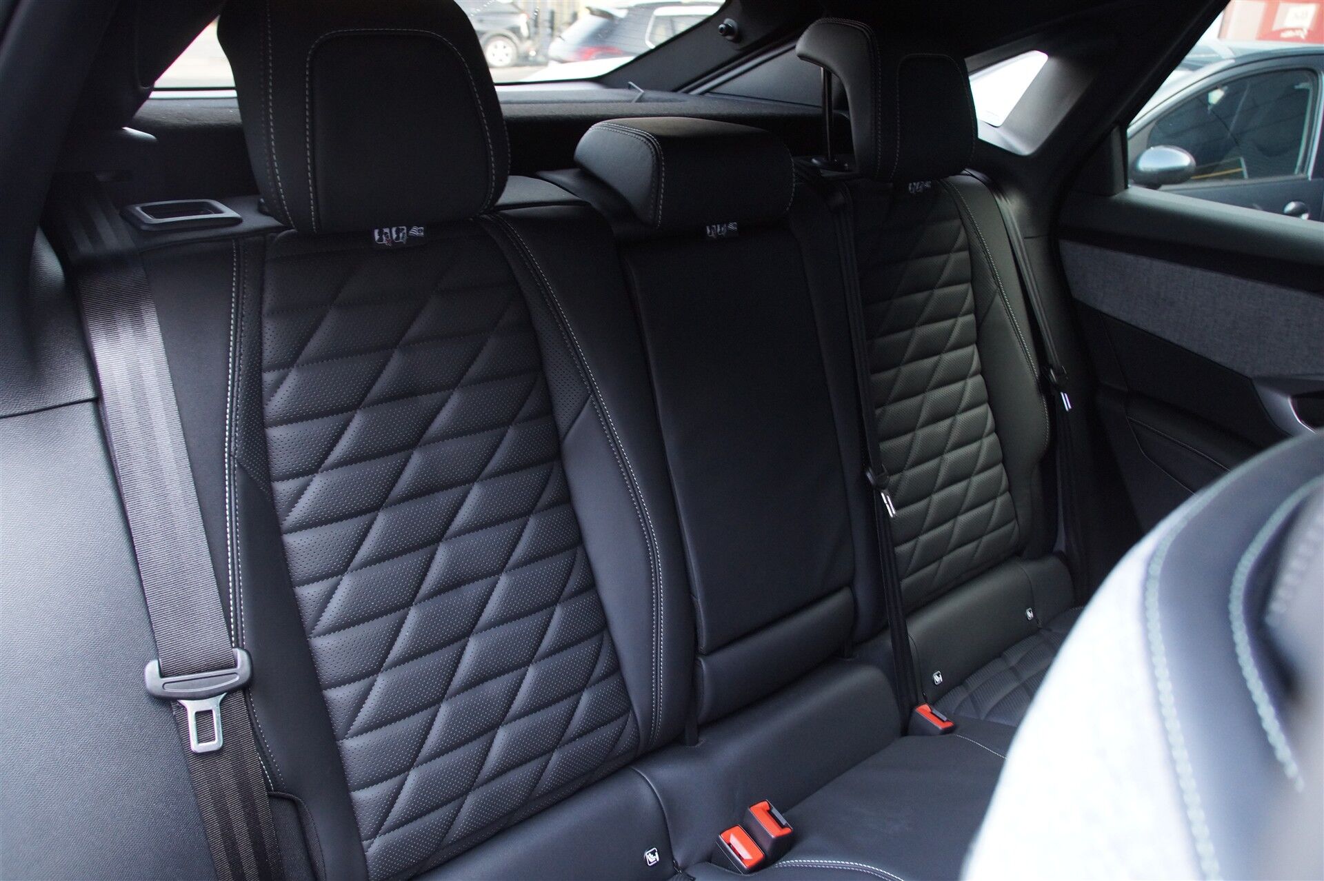 Billede af Peugeot e-3008 EL GT Pack 210HK 5d Aut.