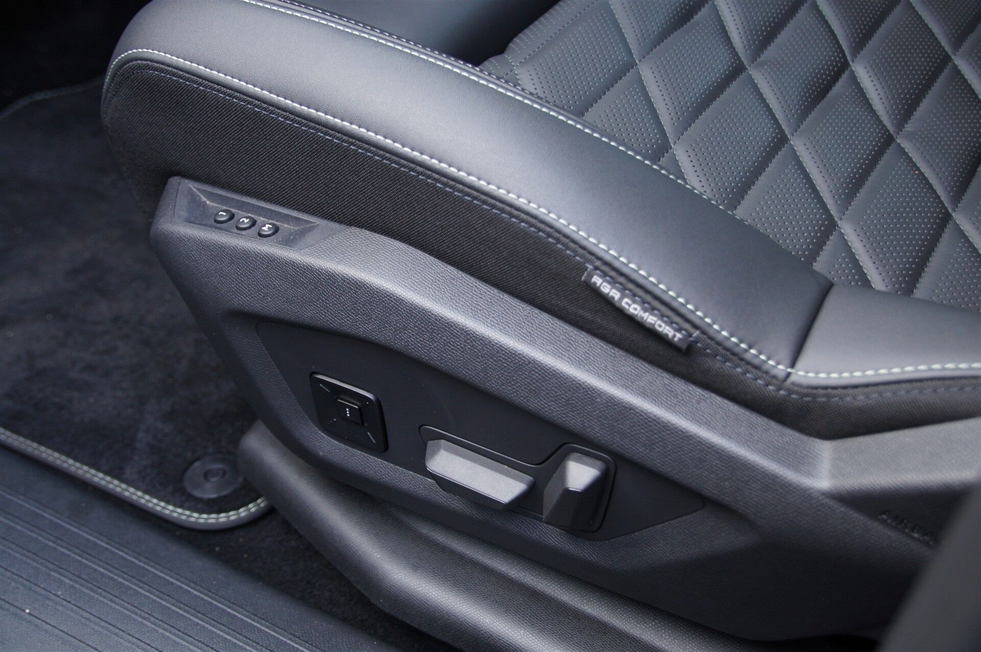 Billede af Peugeot e-3008 EL GT Pack 210HK 5d Aut.