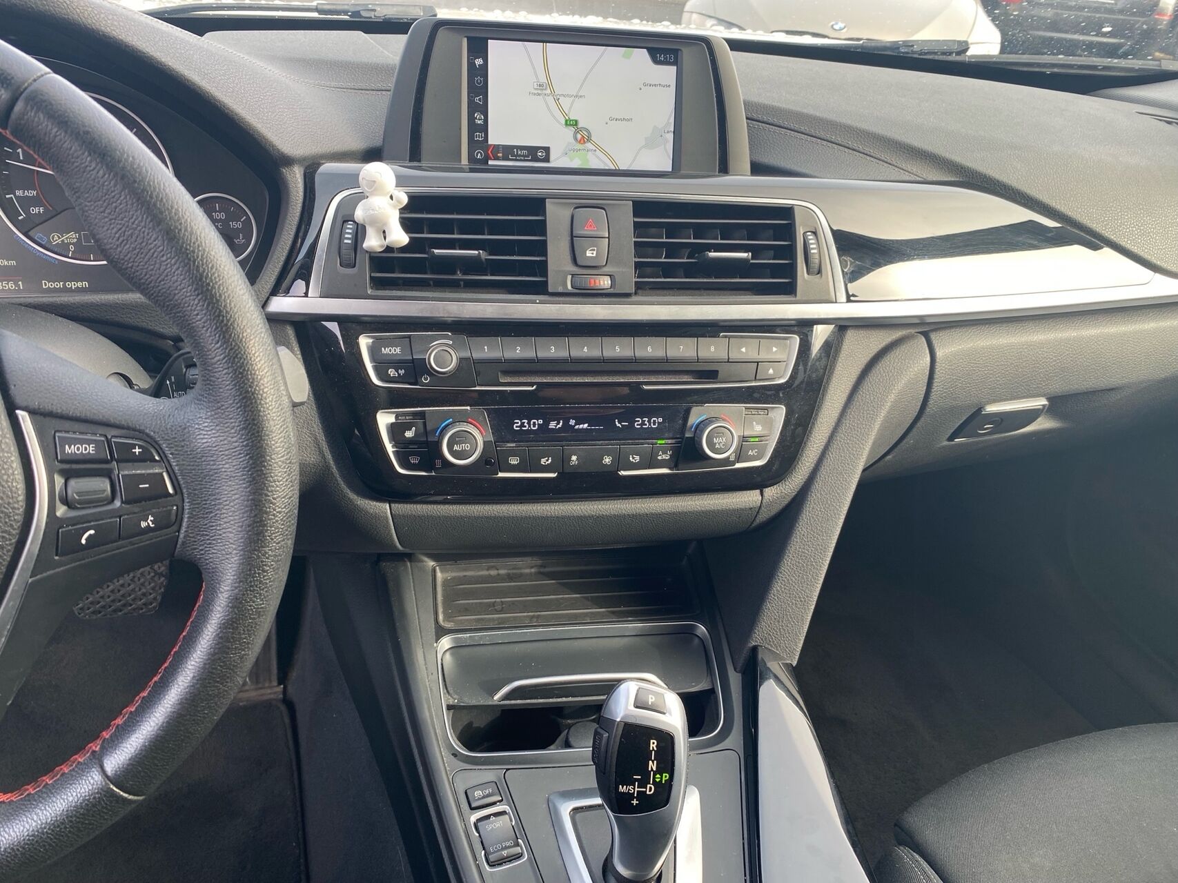 Billede af BMW 320d Touring 2,0 D Sport Line 190HK Stc 8g Aut.