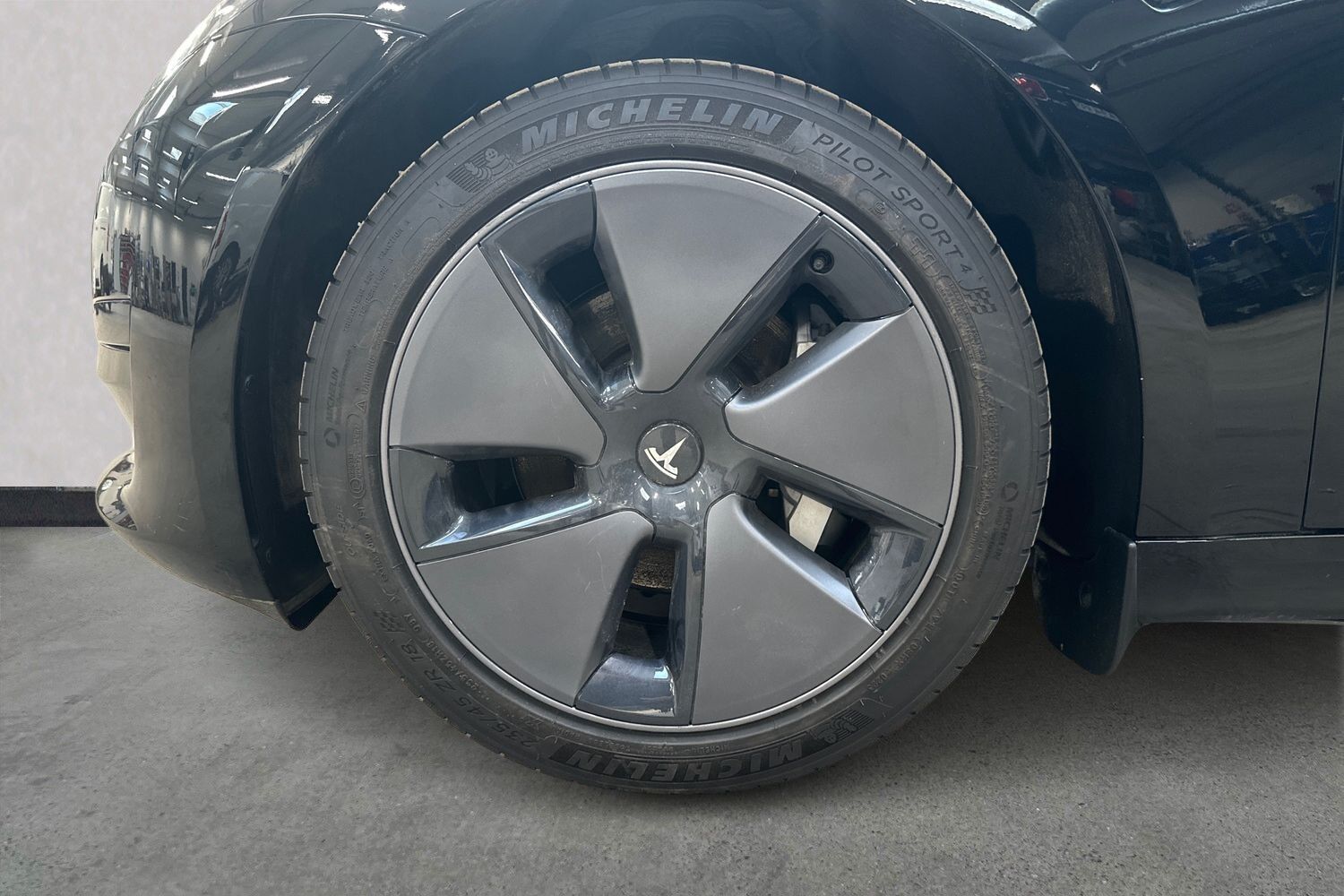 Billede af Tesla Model 3 EL Standard Range 283HK Aut.