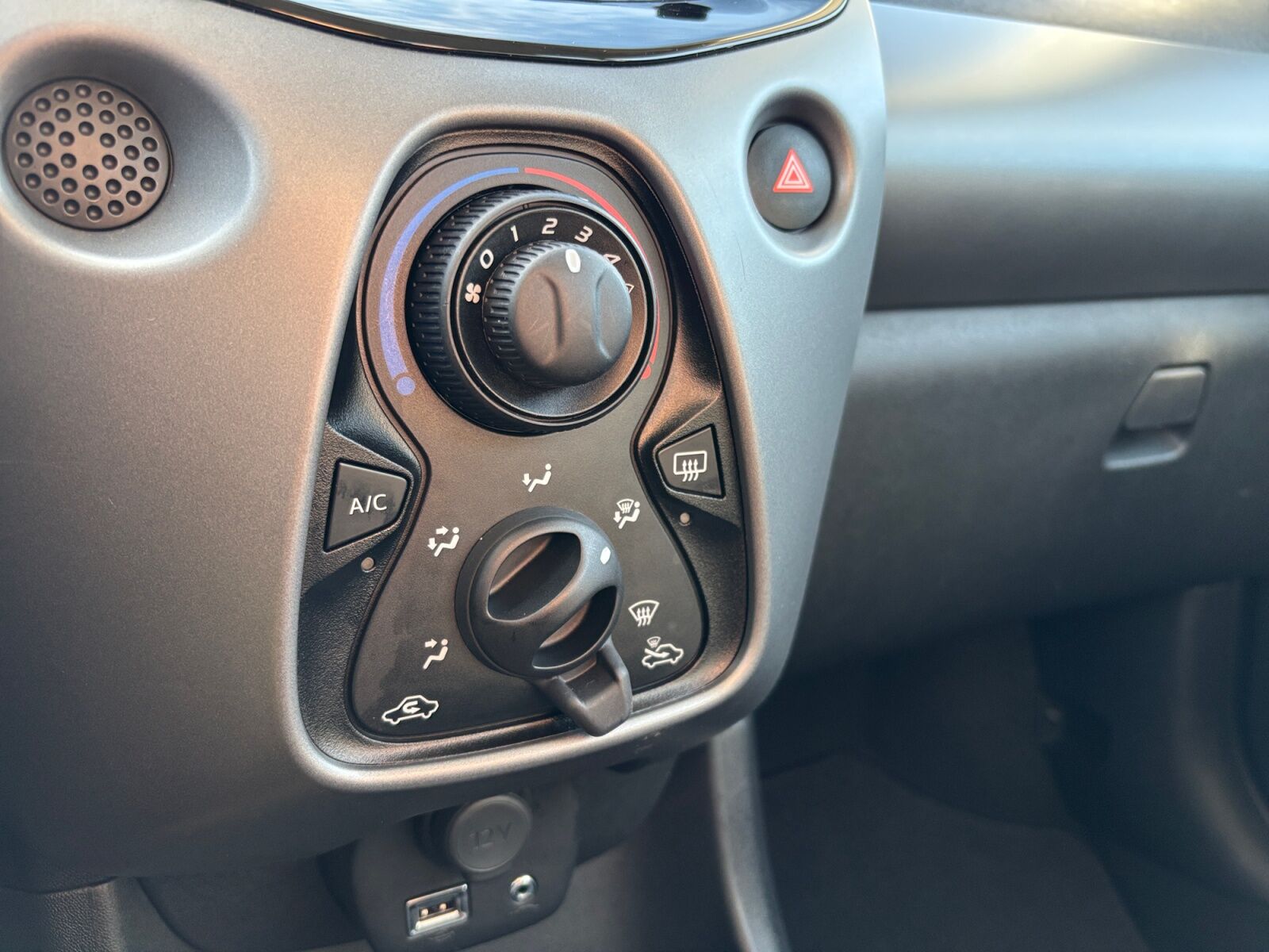 Billede af Toyota Aygo 1,0 VVT-I X-plore DAB+ 72HK 5d