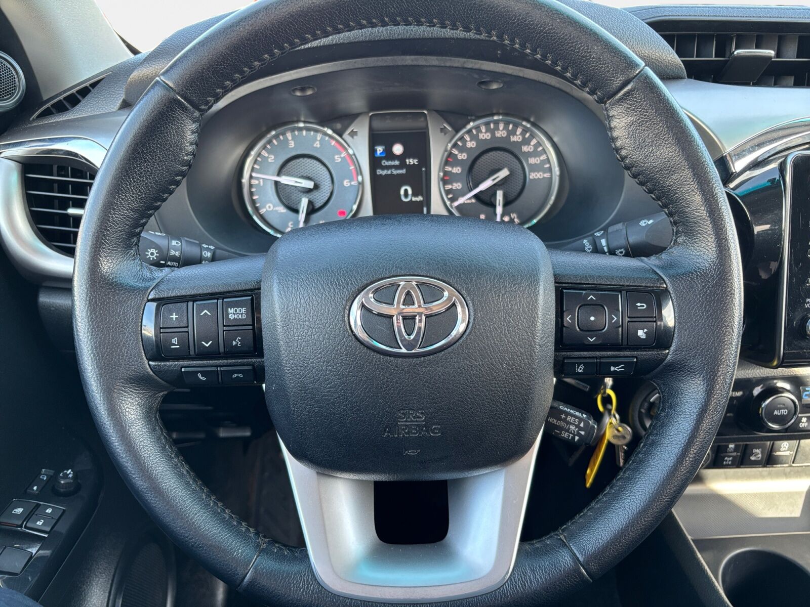 Billede af Toyota HiLux Extra Cab 2,8 D-4D T3 AWD 204HK Pick-Up Aut.