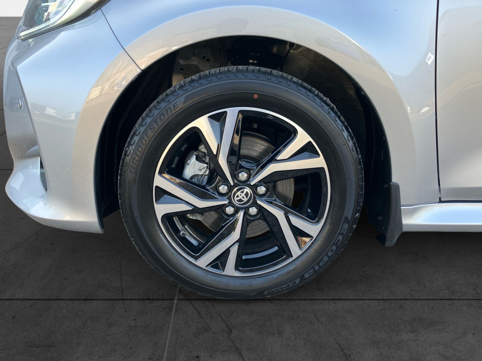 Billede af Toyota Yaris 1,5 Hybrid Style Technology 116HK 5d Trinl. Gear