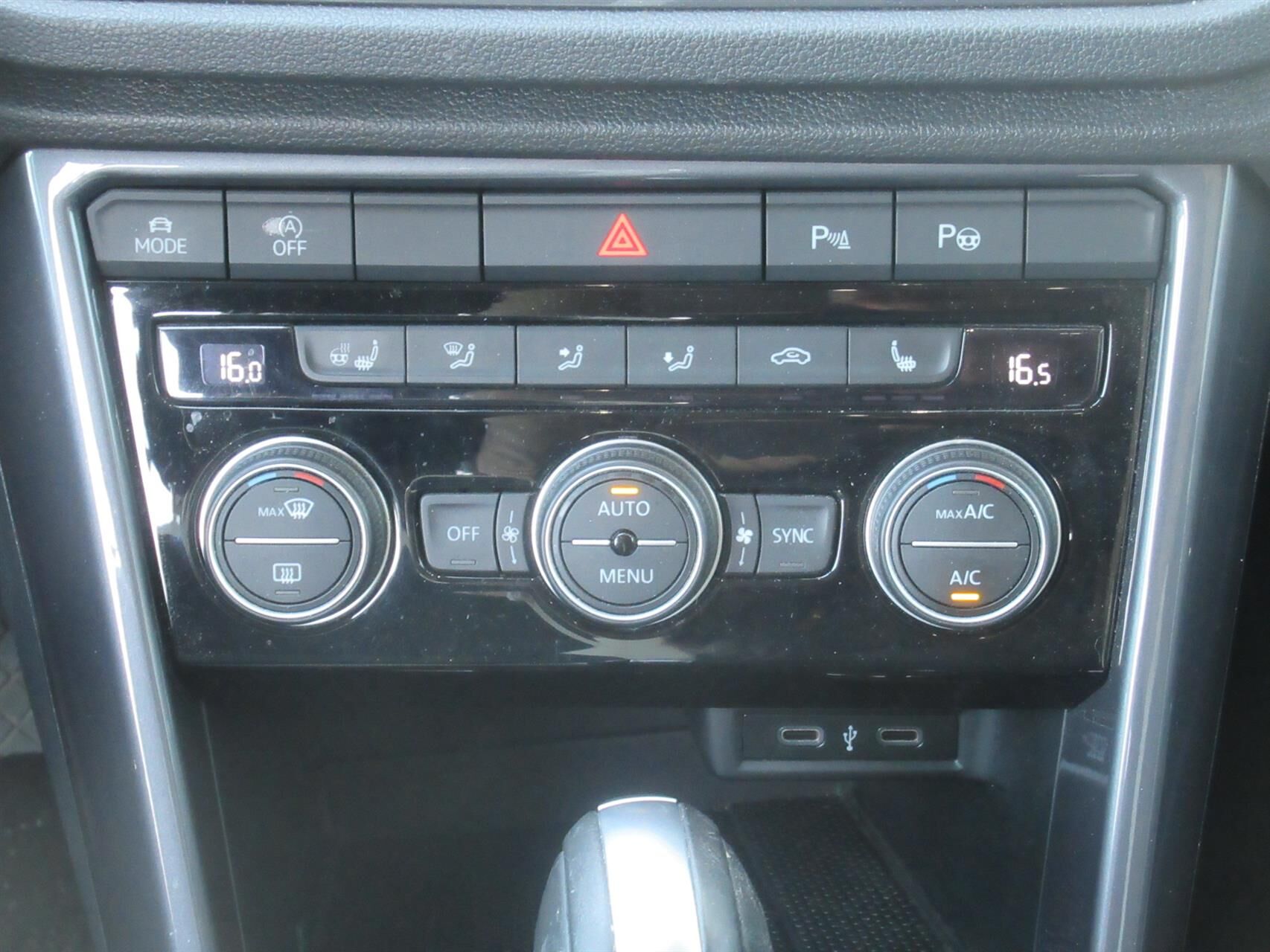 Billede af VW T-Roc 1,5 TSI ACT Sport Team DSG 150HK 5d 7g Aut.