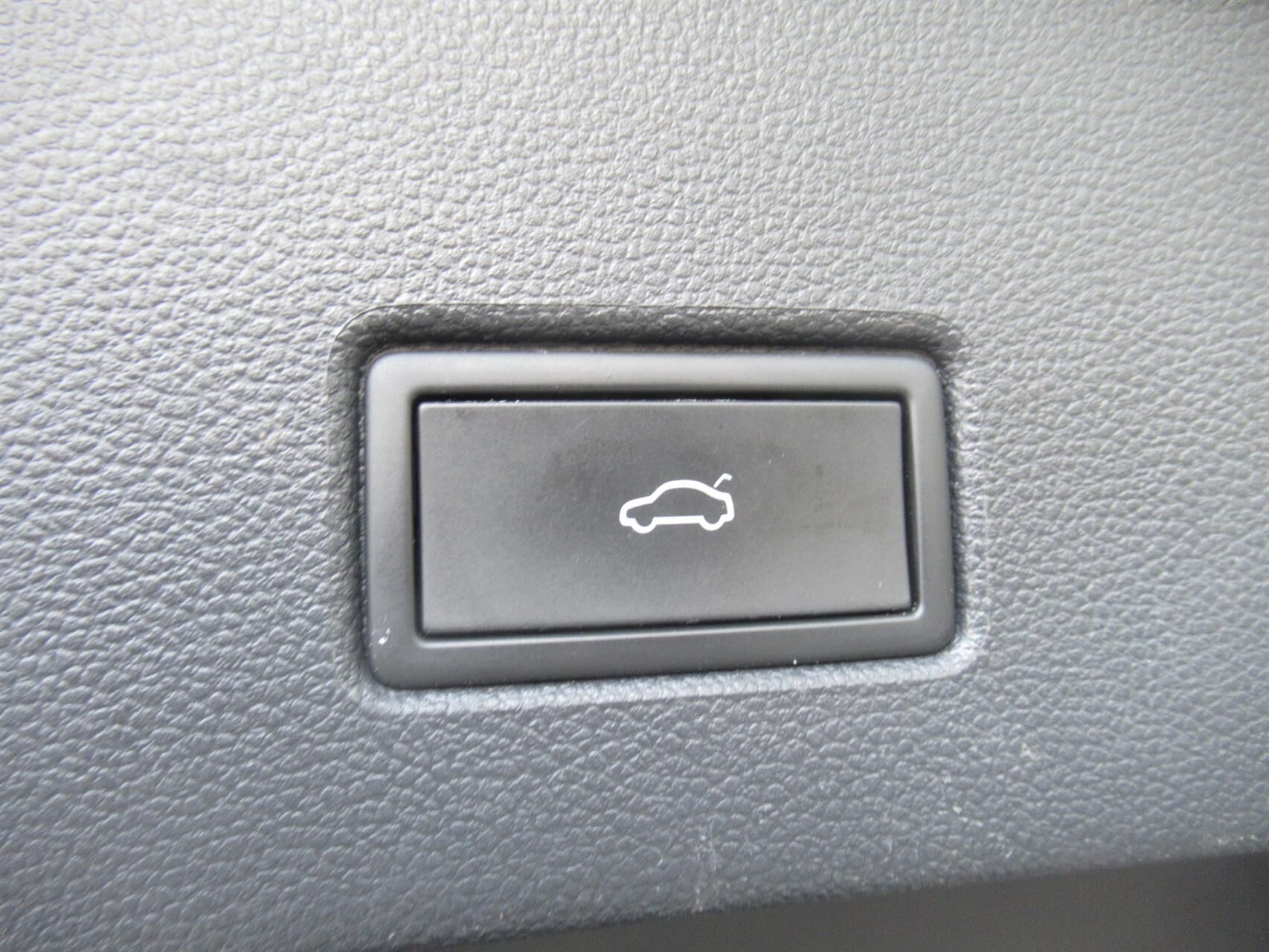 Billede af VW T-Roc 1,5 TSI ACT Sport Team DSG 150HK 5d 7g Aut.