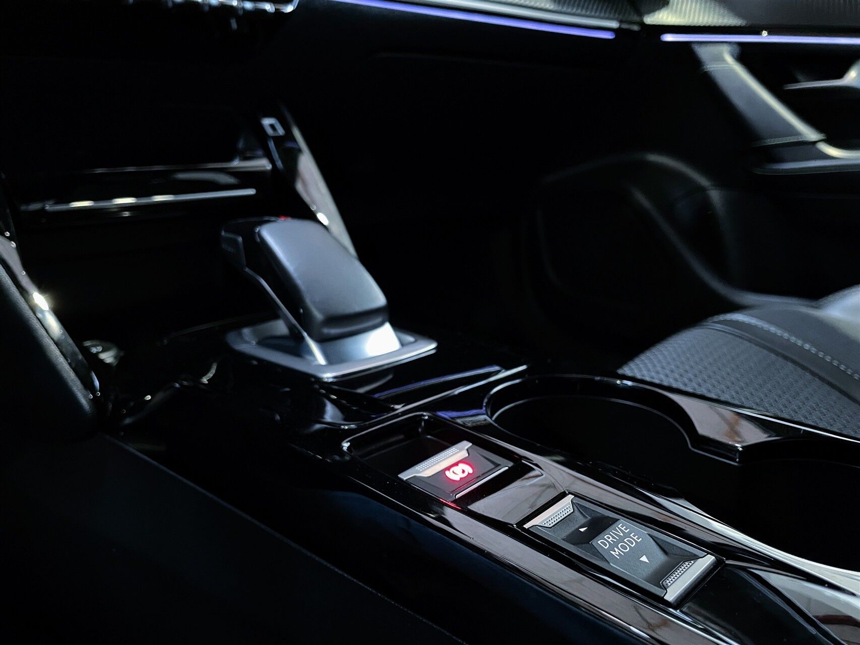 Billede af Peugeot e-2008 EL GT Prime+ 136HK 5d Aut.