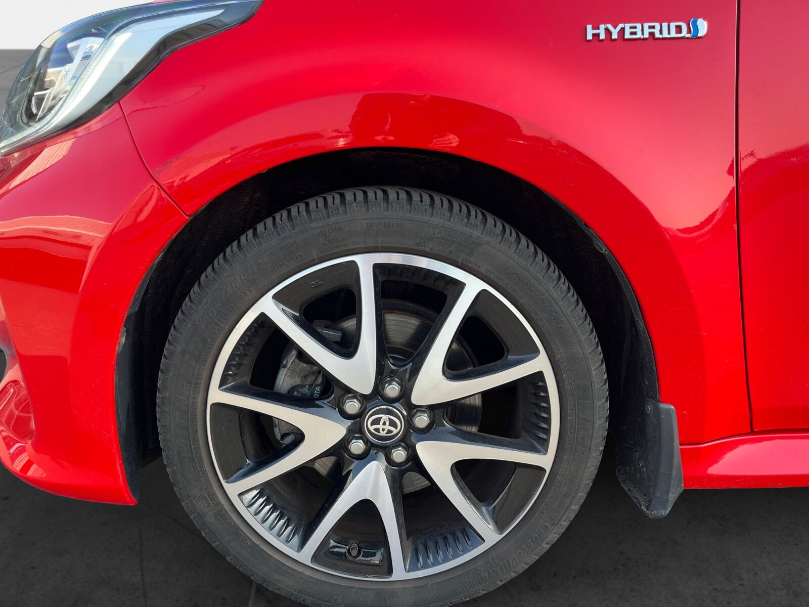 Billede af Toyota Yaris 1,5 Hybrid H3 Premier Edition 116HK 5d Trinl. Gear