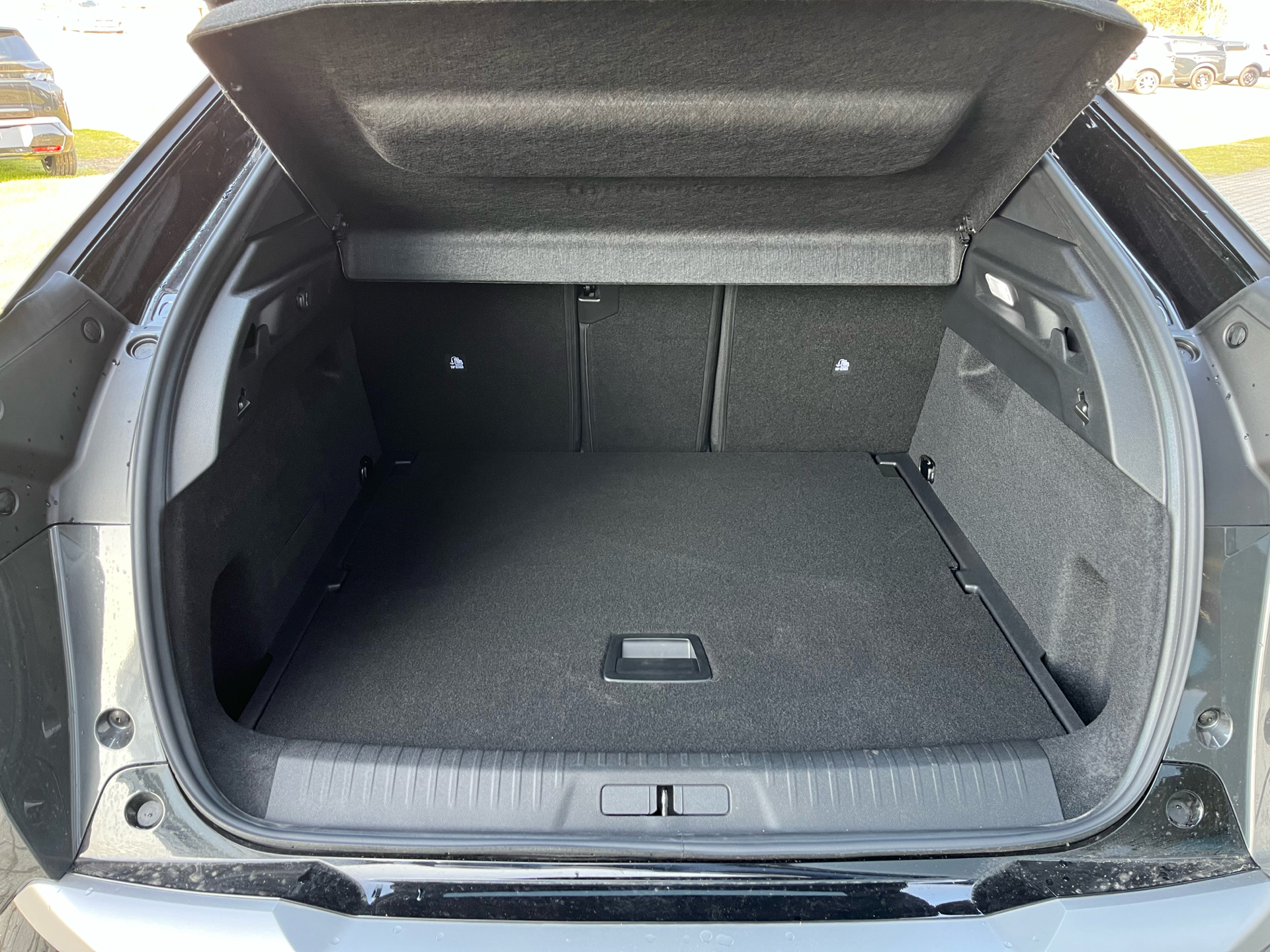 Billede af Peugeot e-3008 EL GT Pack 210HK 5d Aut.