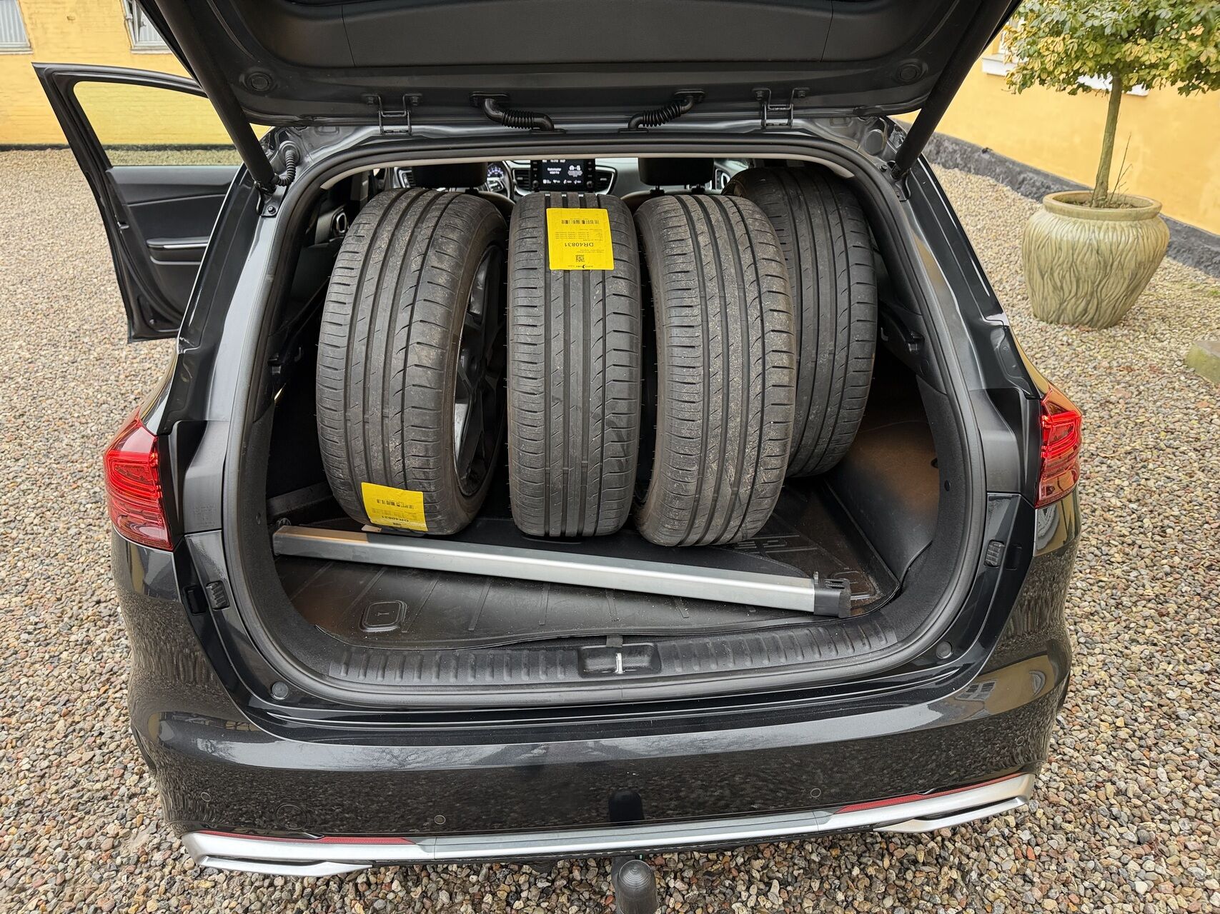 Billede af Kia Ceed SW 1,6 GDI PHEV  Plugin-hybrid Upgrade DCT 141HK Stc 6g Aut.