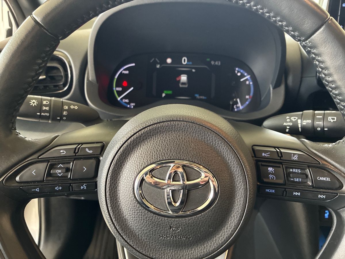 Billede af Toyota Yaris Cross 1,5 Hybrid Style Technology Plus 116HK 5d Trinl. Gear