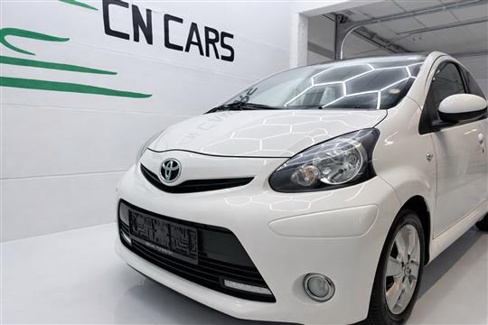 Toyota Aygo 1,0 VVT-I Red&Black 68HK 5d