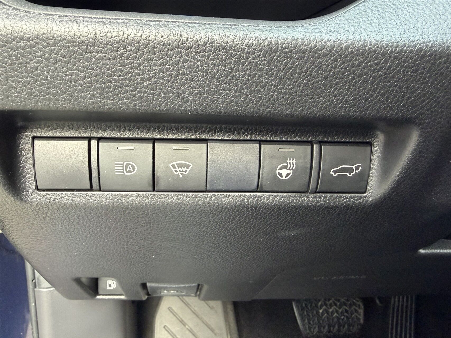 Billede af Suzuki Across 2,5 Plugin-hybrid Adventure E-CVT 306HK 5d Trinl. Gear