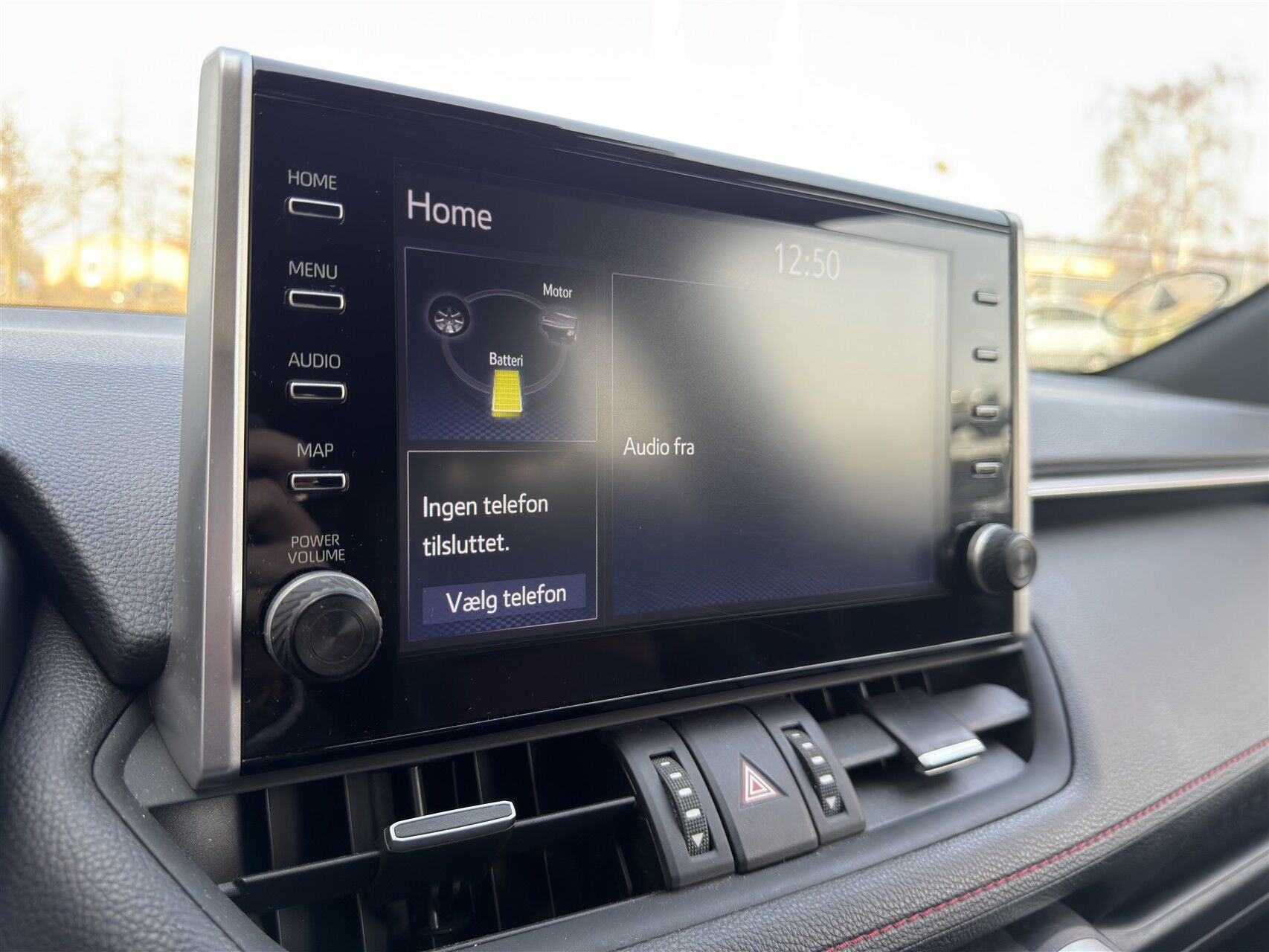 Billede af Suzuki Across 2,5 Plugin-hybrid Adventure E-CVT 306HK 5d Trinl. Gear