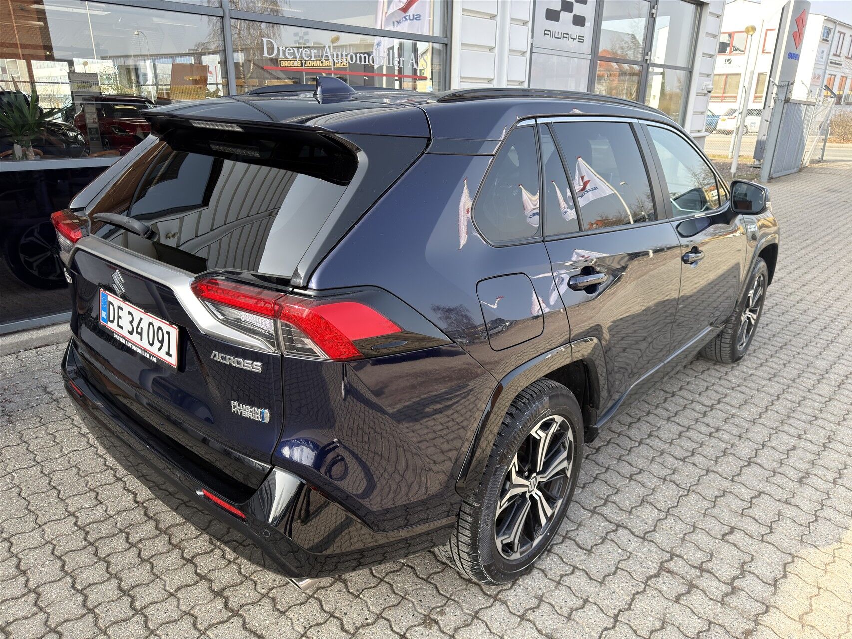 Billede af Suzuki Across 2,5 Plugin-hybrid Adventure E-CVT 306HK 5d Trinl. Gear