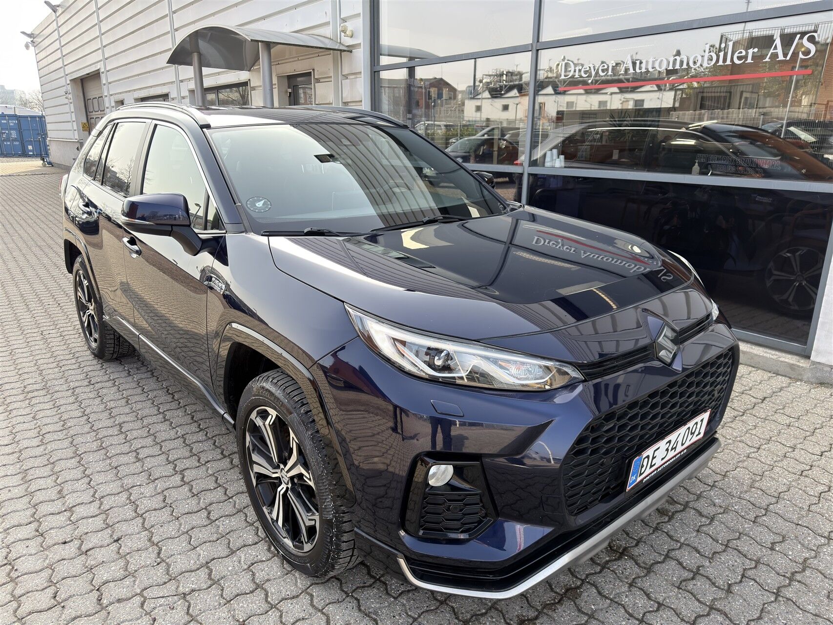 Billede af Suzuki Across 2,5 Plugin-hybrid Adventure E-CVT 306HK 5d Trinl. Gear