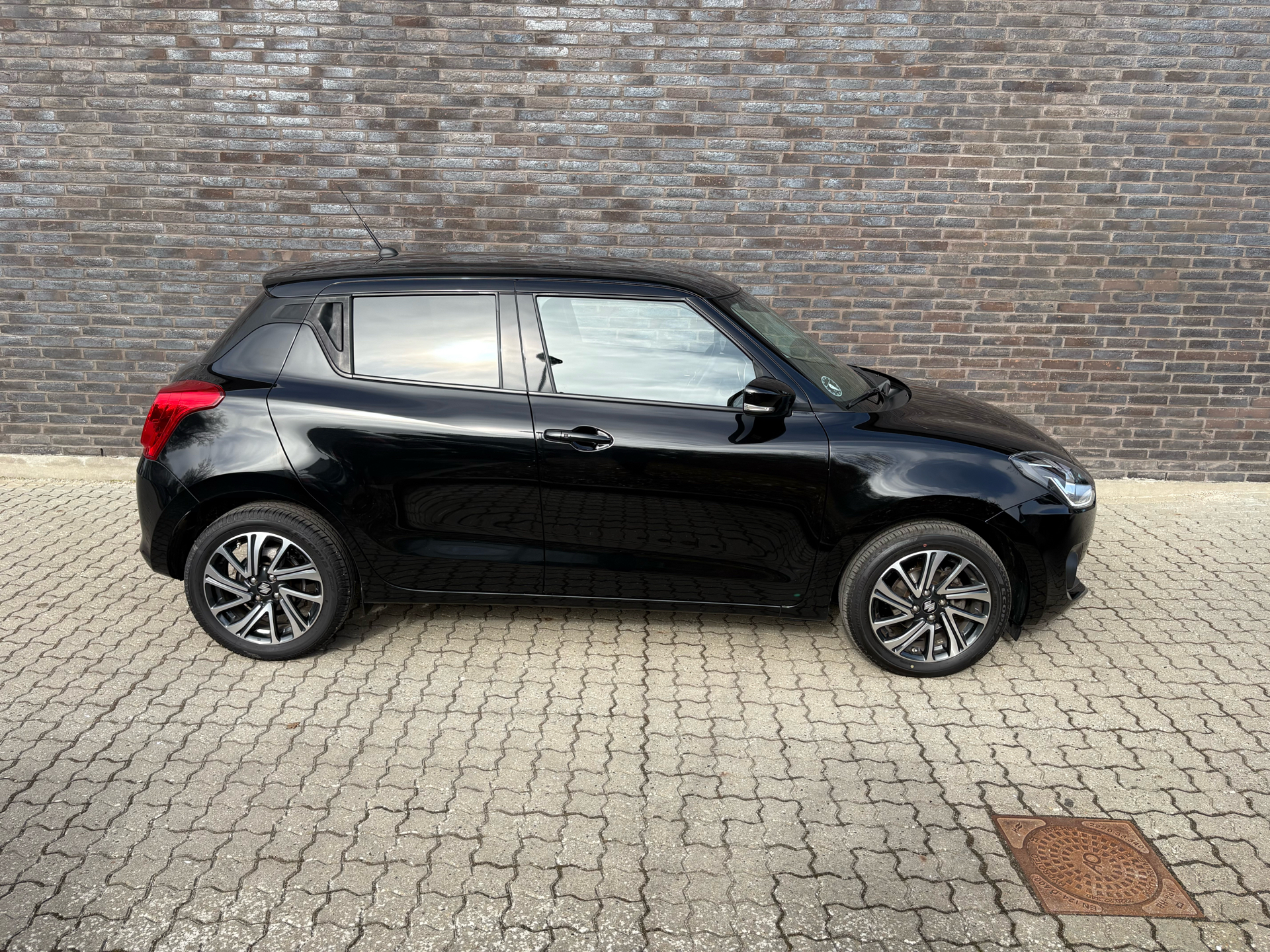 Billede af Suzuki Swift 1,2 Dualjet  Mild hybrid Exclusive AEB CVT 83HK 5d Trinl. Gear