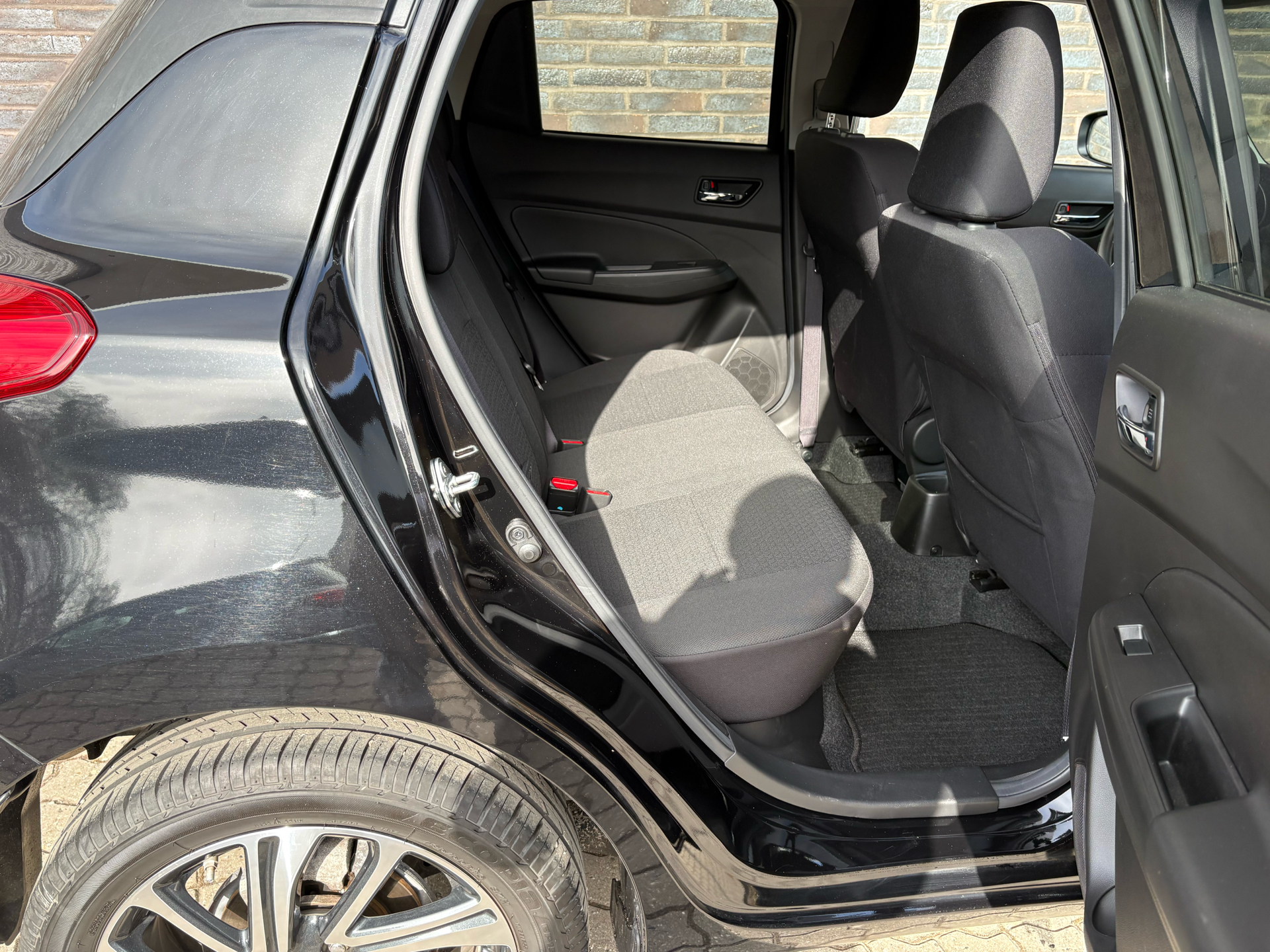 Billede af Suzuki Swift 1,2 Dualjet  Mild hybrid Exclusive AEB CVT 83HK 5d Trinl. Gear