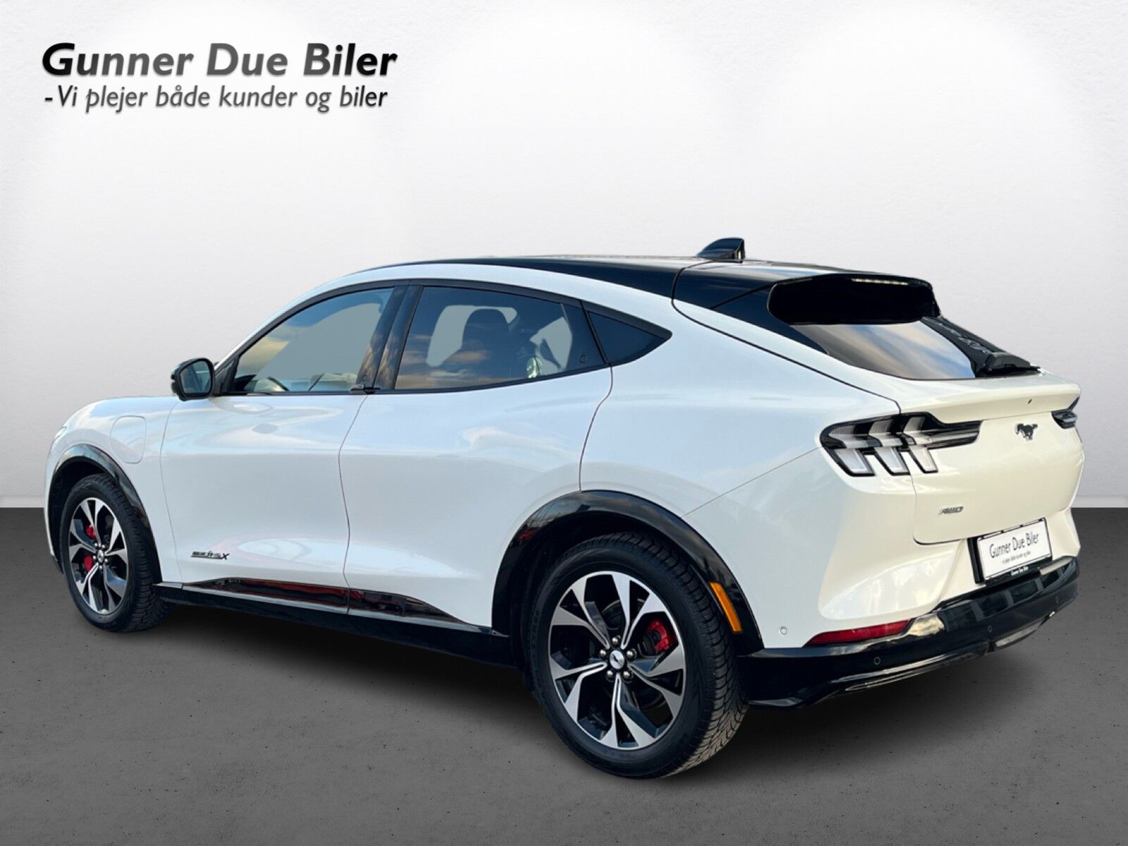 Billede af Ford Mustang Mach-E EL UR Premium AWD 351HK 5d Aut.