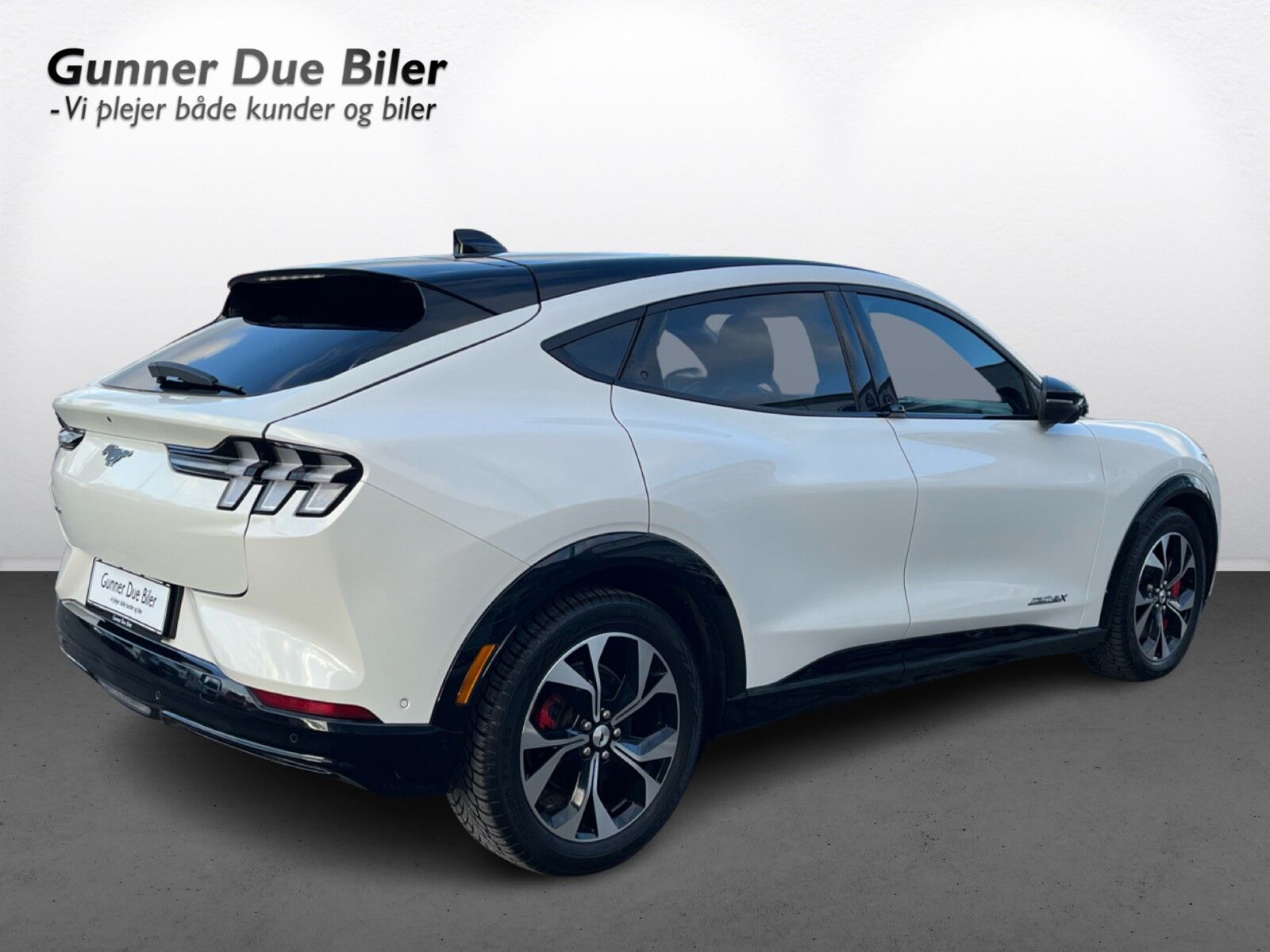 Billede af Ford Mustang Mach-E EL UR Premium AWD 351HK 5d Aut.