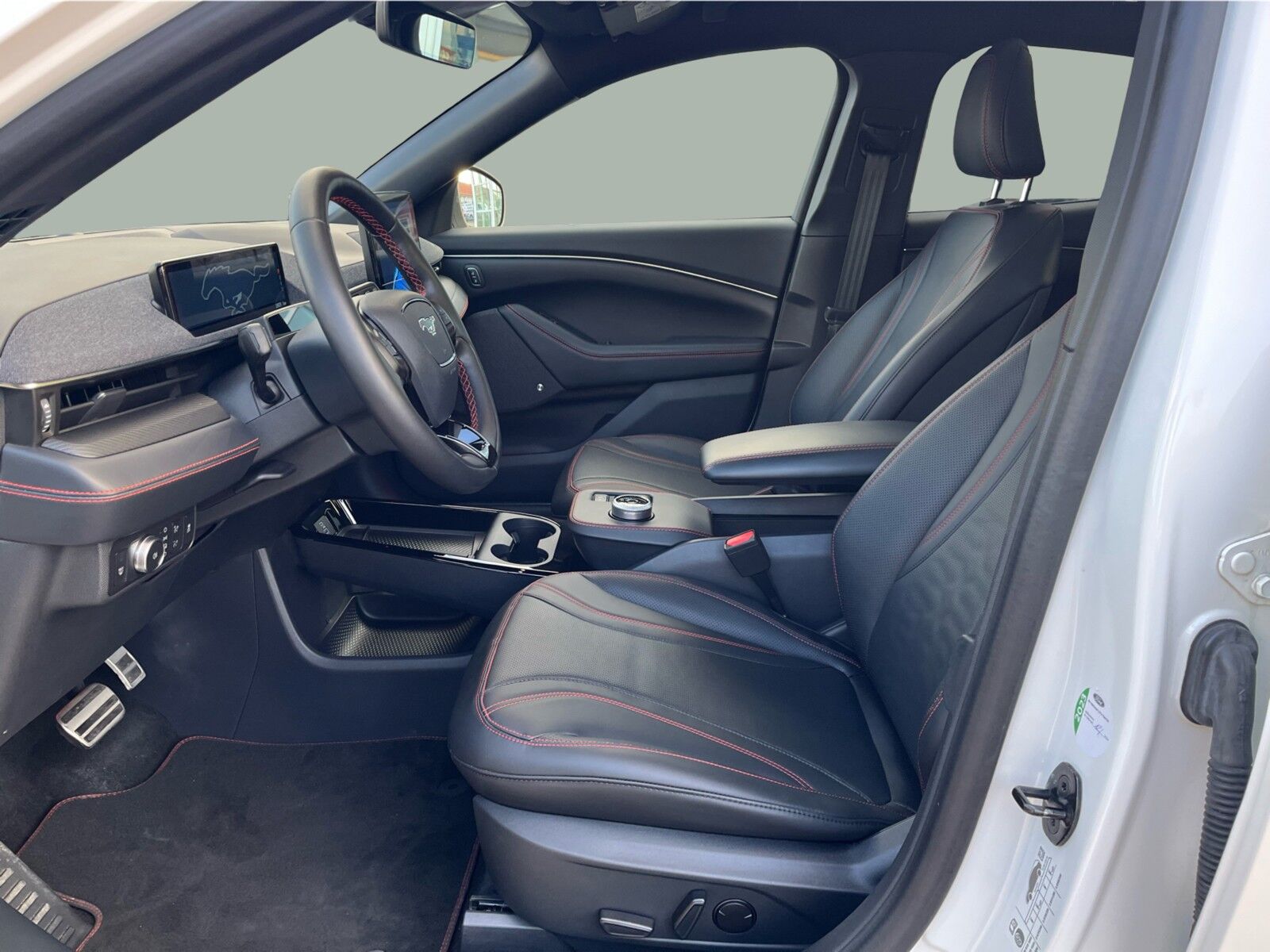 Billede af Ford Mustang Mach-E EL UR Premium AWD 351HK 5d Aut.