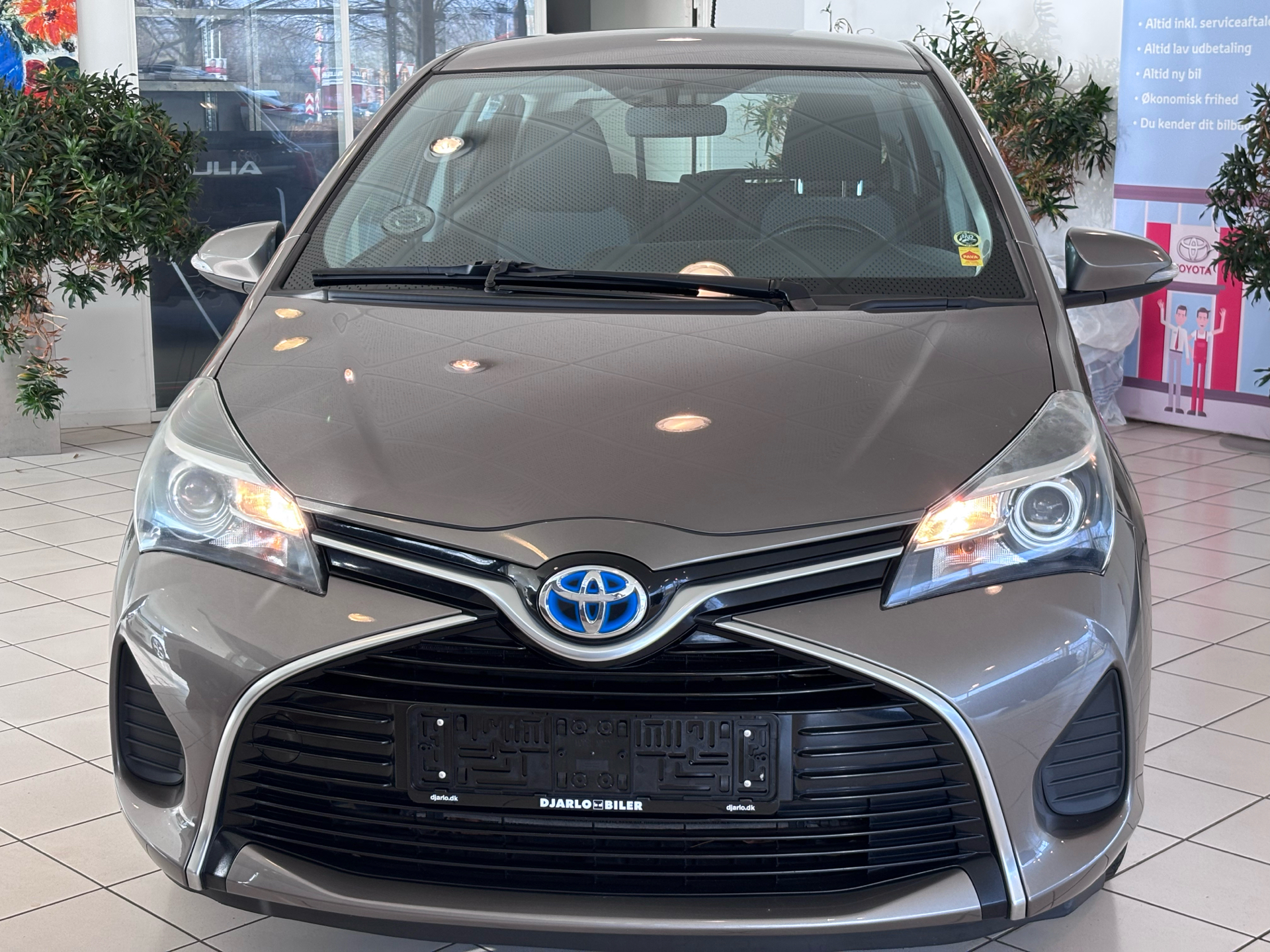 Billede af Toyota Yaris 1,5 Hybrid H2 E-CVT 100HK 5d Trinl. Gear
