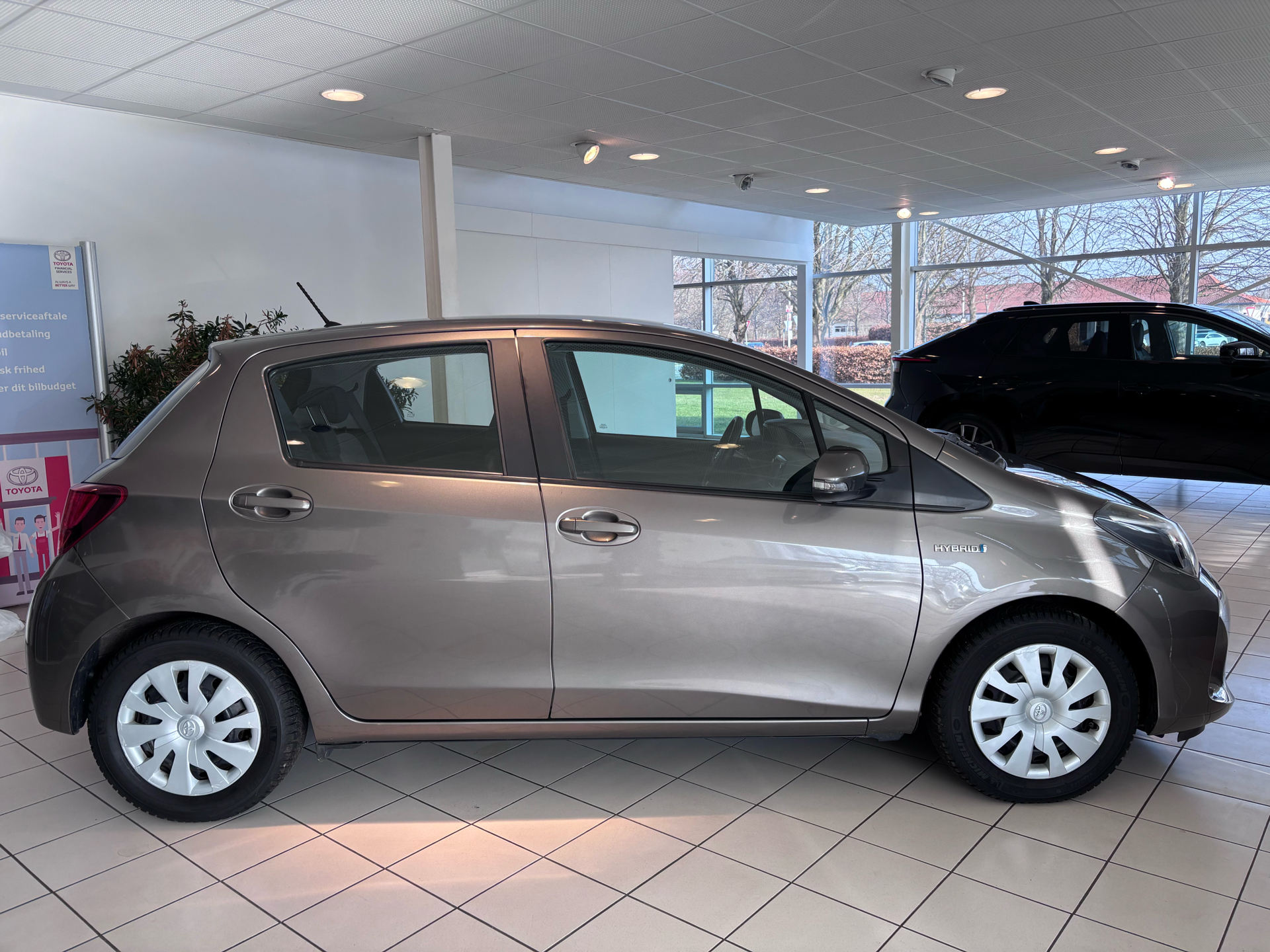 Billede af Toyota Yaris 1,5 Hybrid H2 E-CVT 100HK 5d Trinl. Gear