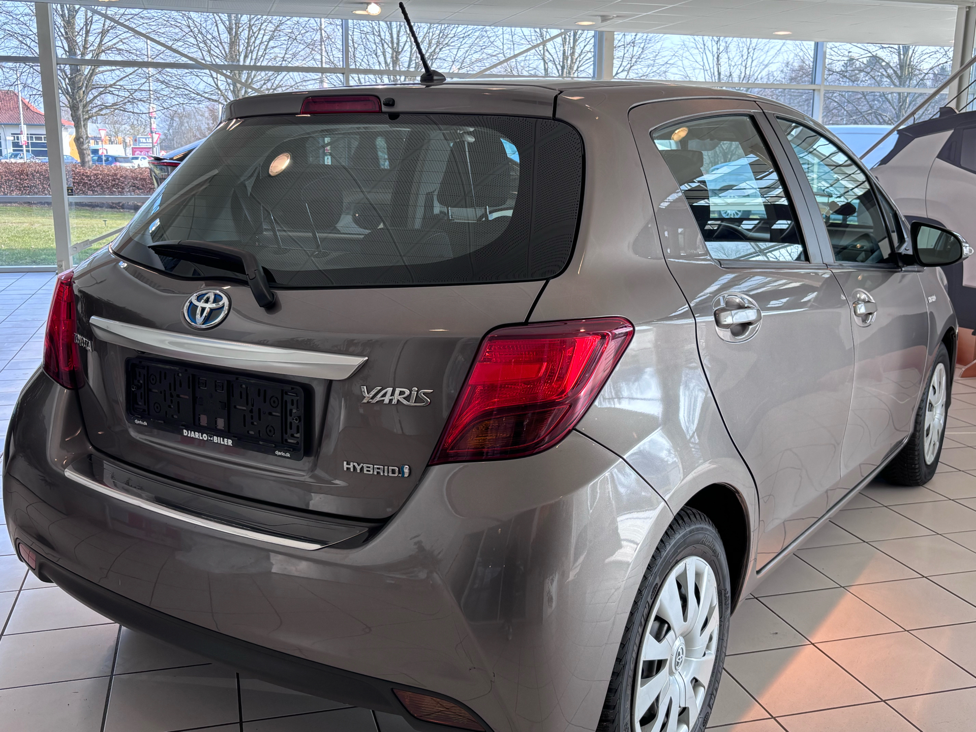 Billede af Toyota Yaris 1,5 Hybrid H2 E-CVT 100HK 5d Trinl. Gear