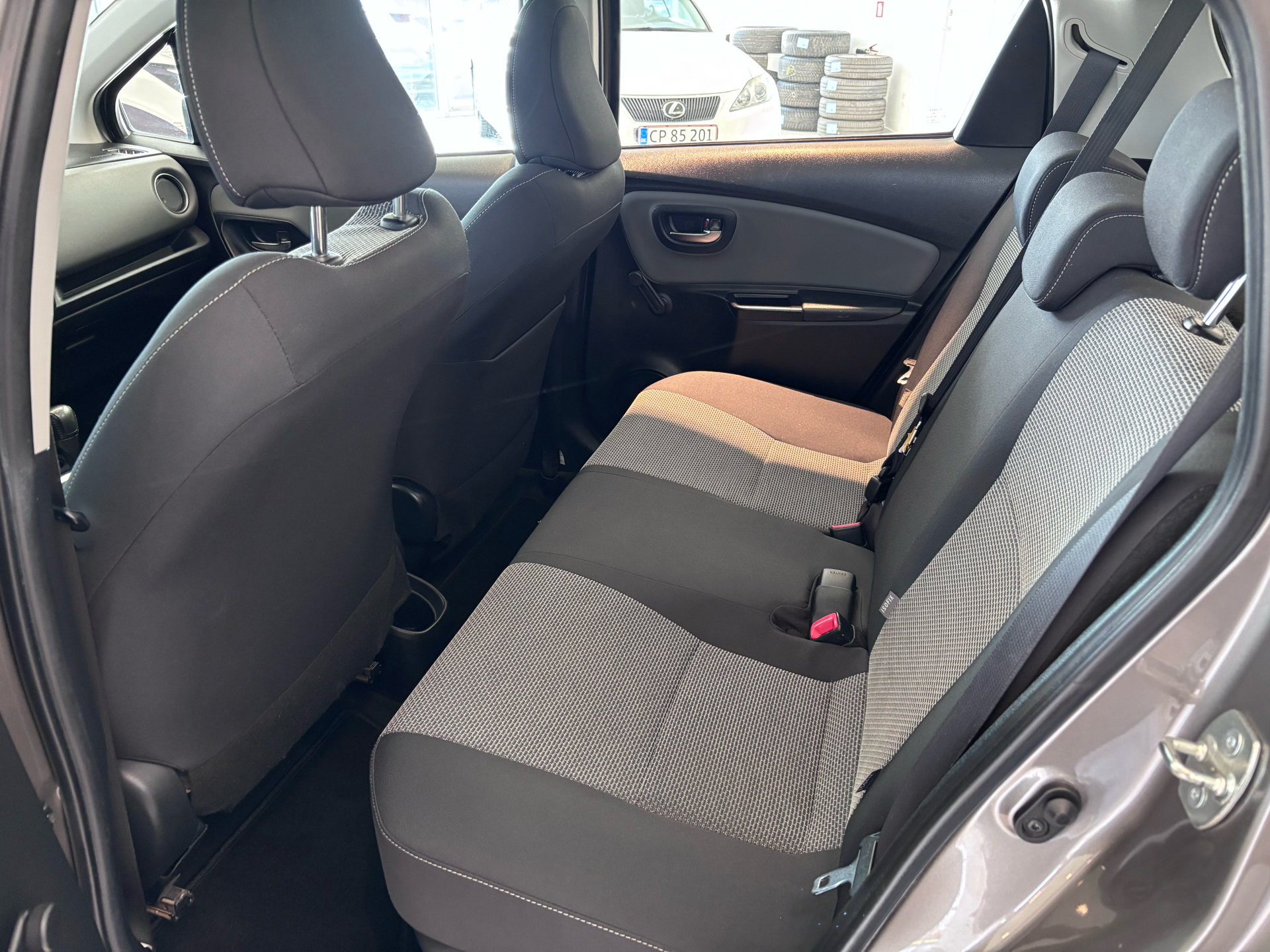 Billede af Toyota Yaris 1,5 Hybrid H2 E-CVT 100HK 5d Trinl. Gear