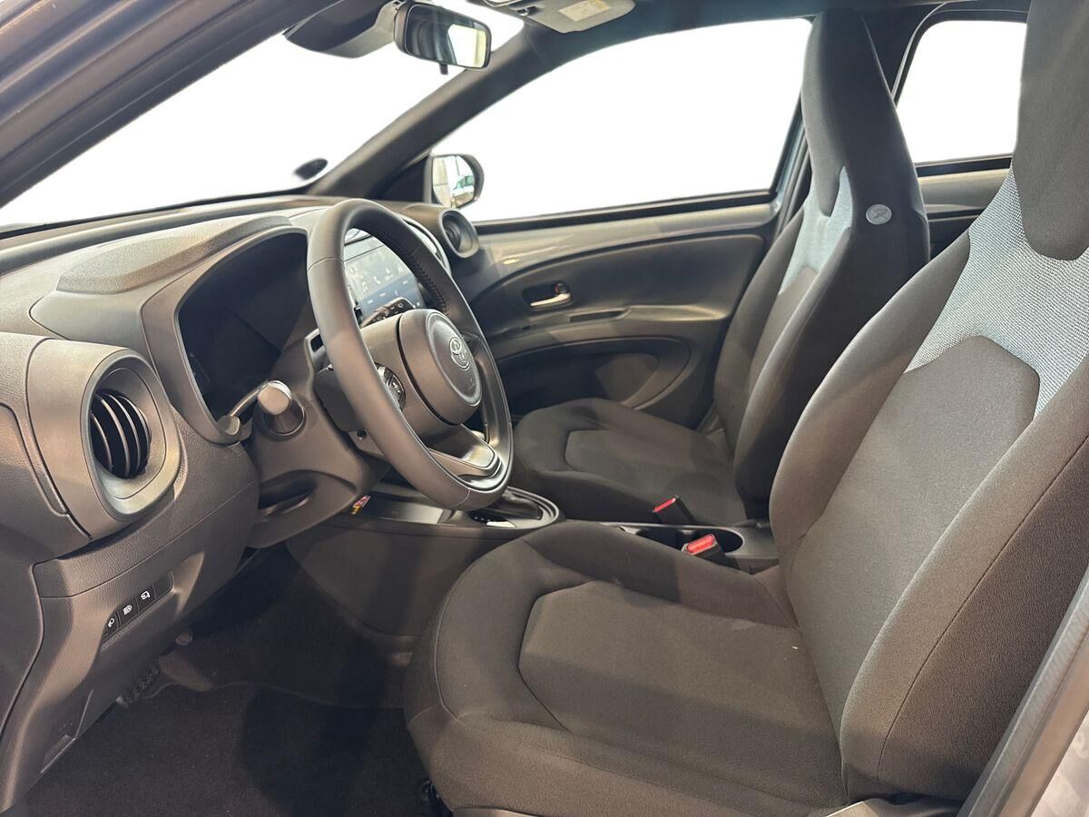 Billede af Toyota Aygo X 1,5 Hybrid Play Comfort CVT 116HK 5d Aut.