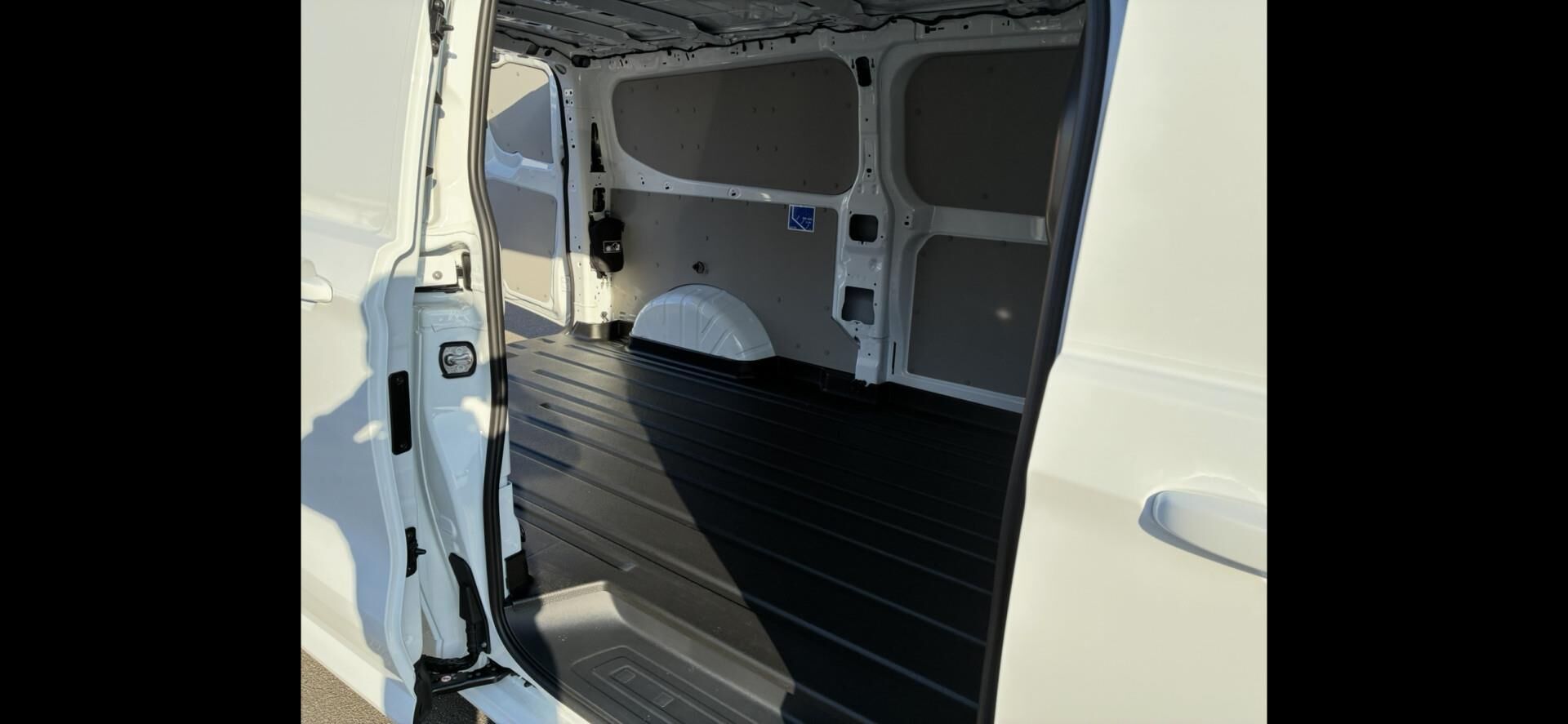 Billede af Ford E-Transit Custom 340 L2H1 EL Limited 136HK Van Aut.