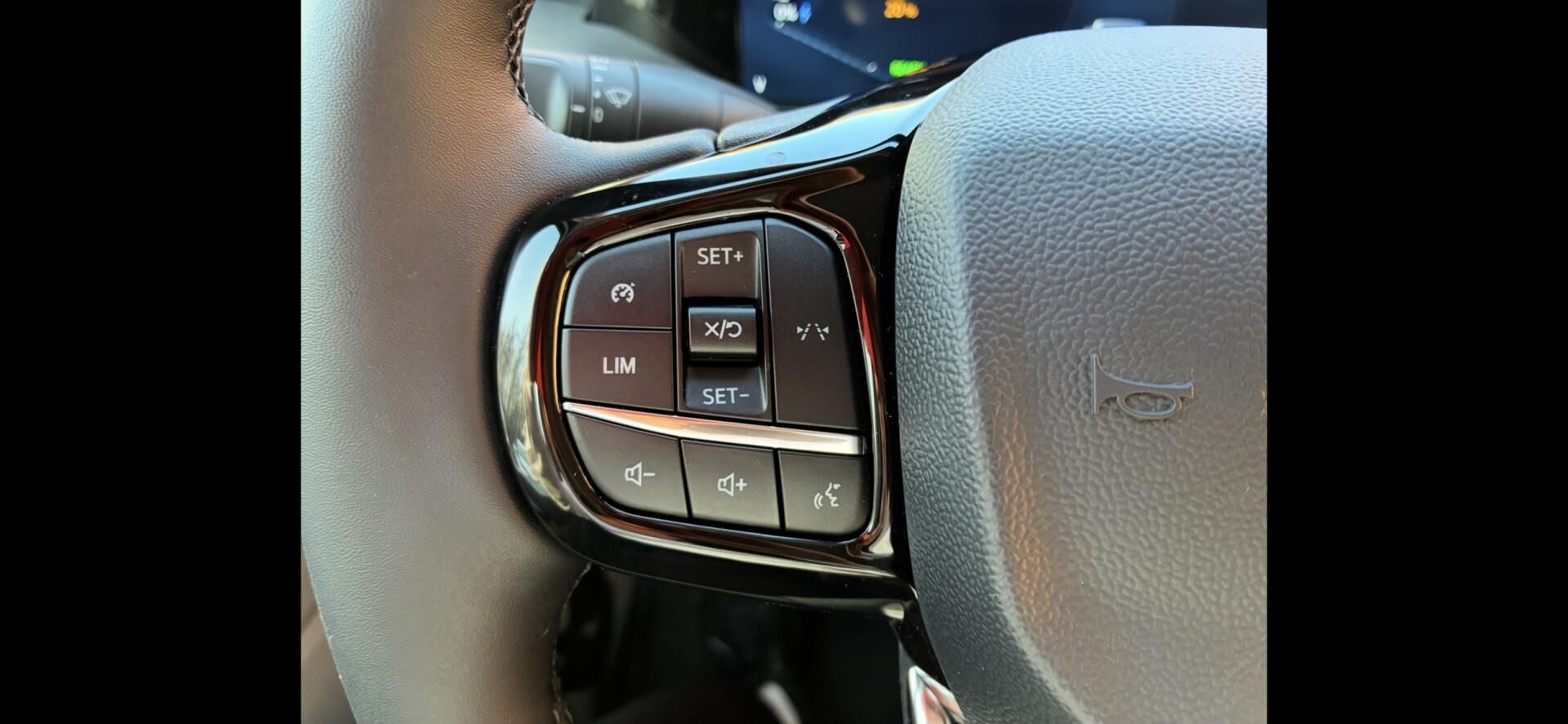 Billede af Ford E-Transit Custom 340 L2H1 EL Limited 136HK Van Aut.