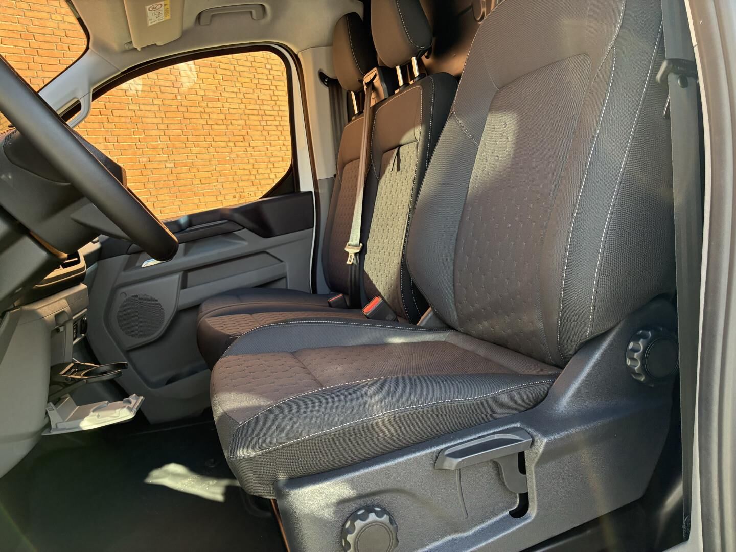 Billede af Ford E-Transit Custom 340 L2H1 EL Limited 136HK Van Aut.