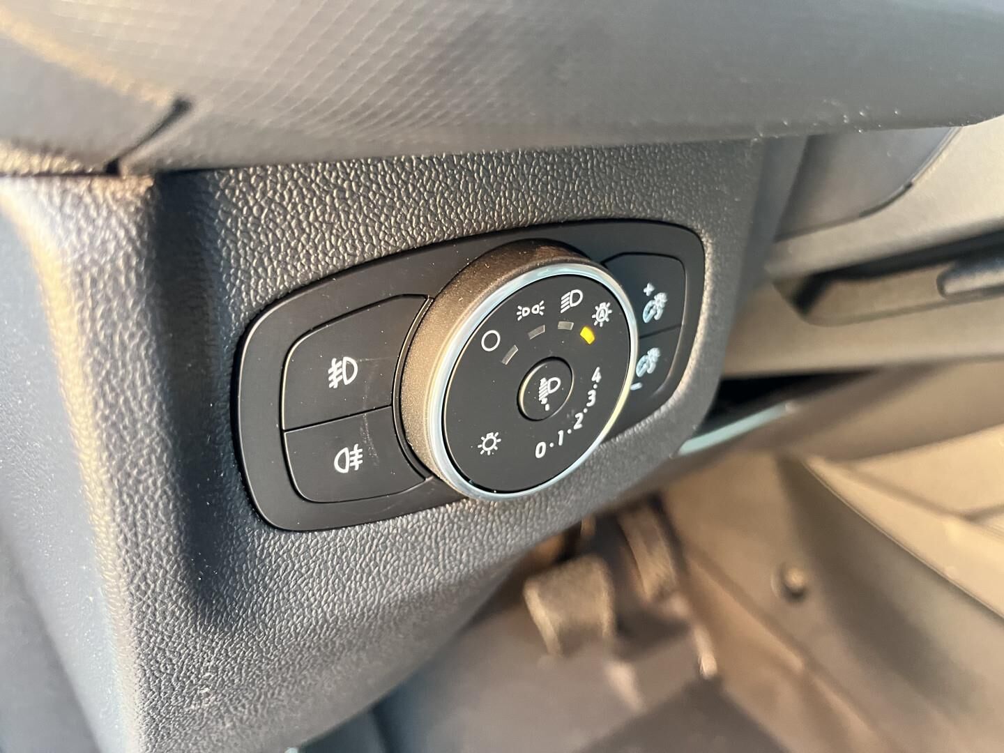 Billede af Ford E-Transit Courier EL Limited 136HK Van Aut.