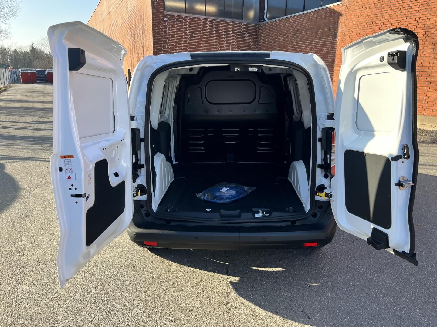 Billede af Ford E-Transit Courier EL Limited 136HK Van Aut.