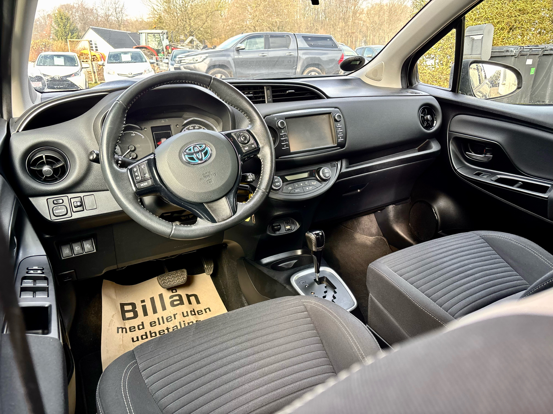 Billede af Toyota Yaris 1,5 Hybrid H2 Premium E-CVT 100HK 5d Trinl. Gear