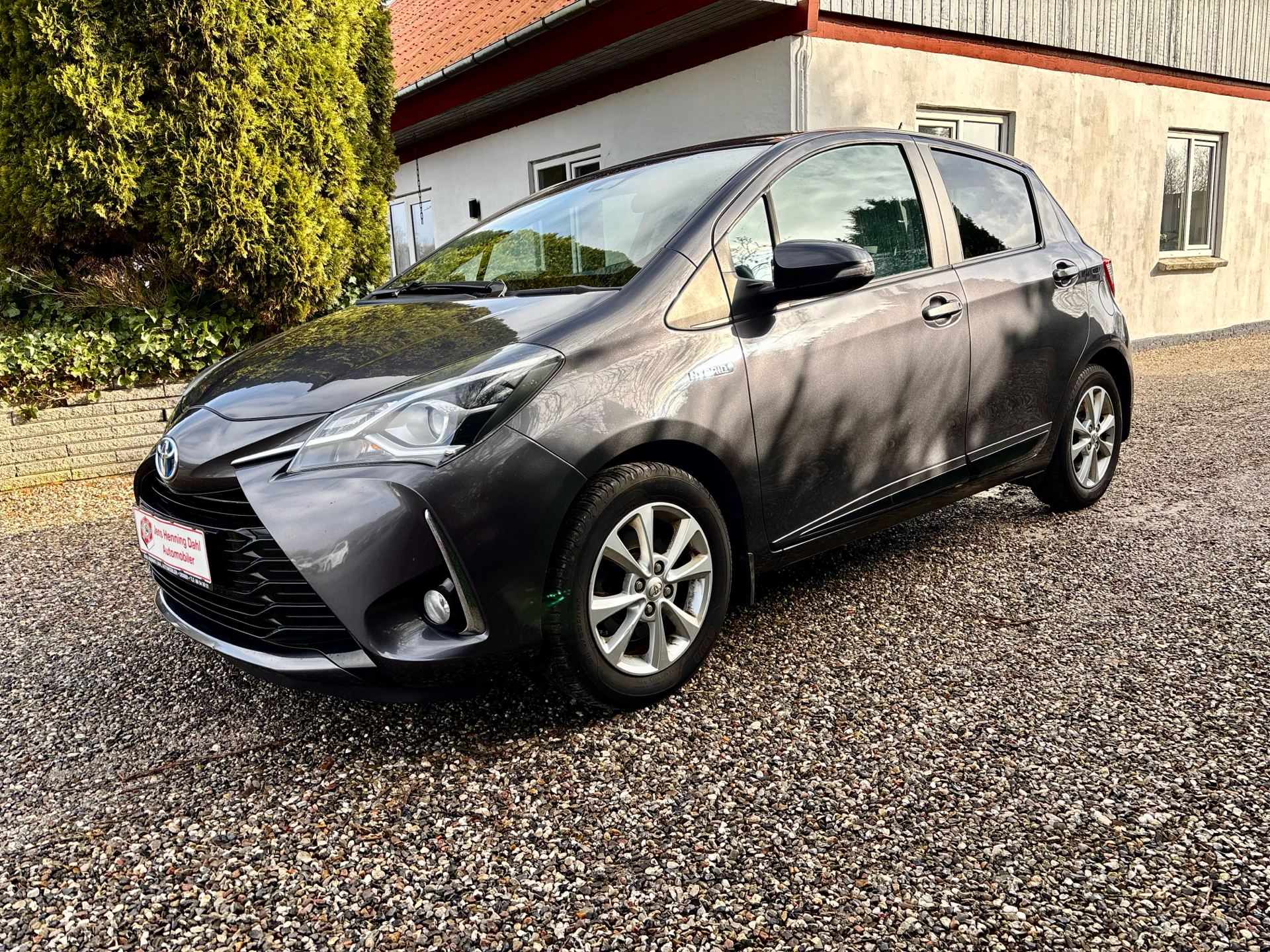 Billede af Toyota Yaris 1,5 Hybrid H2 Premium E-CVT 100HK 5d Trinl. Gear