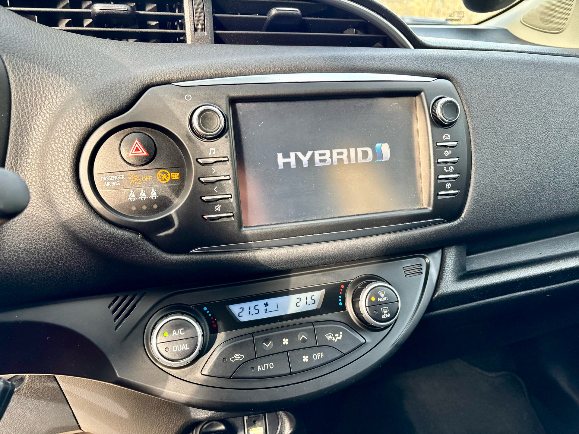 Billede af Toyota Yaris 1,5 Hybrid H2 Premium E-CVT 100HK 5d Trinl. Gear