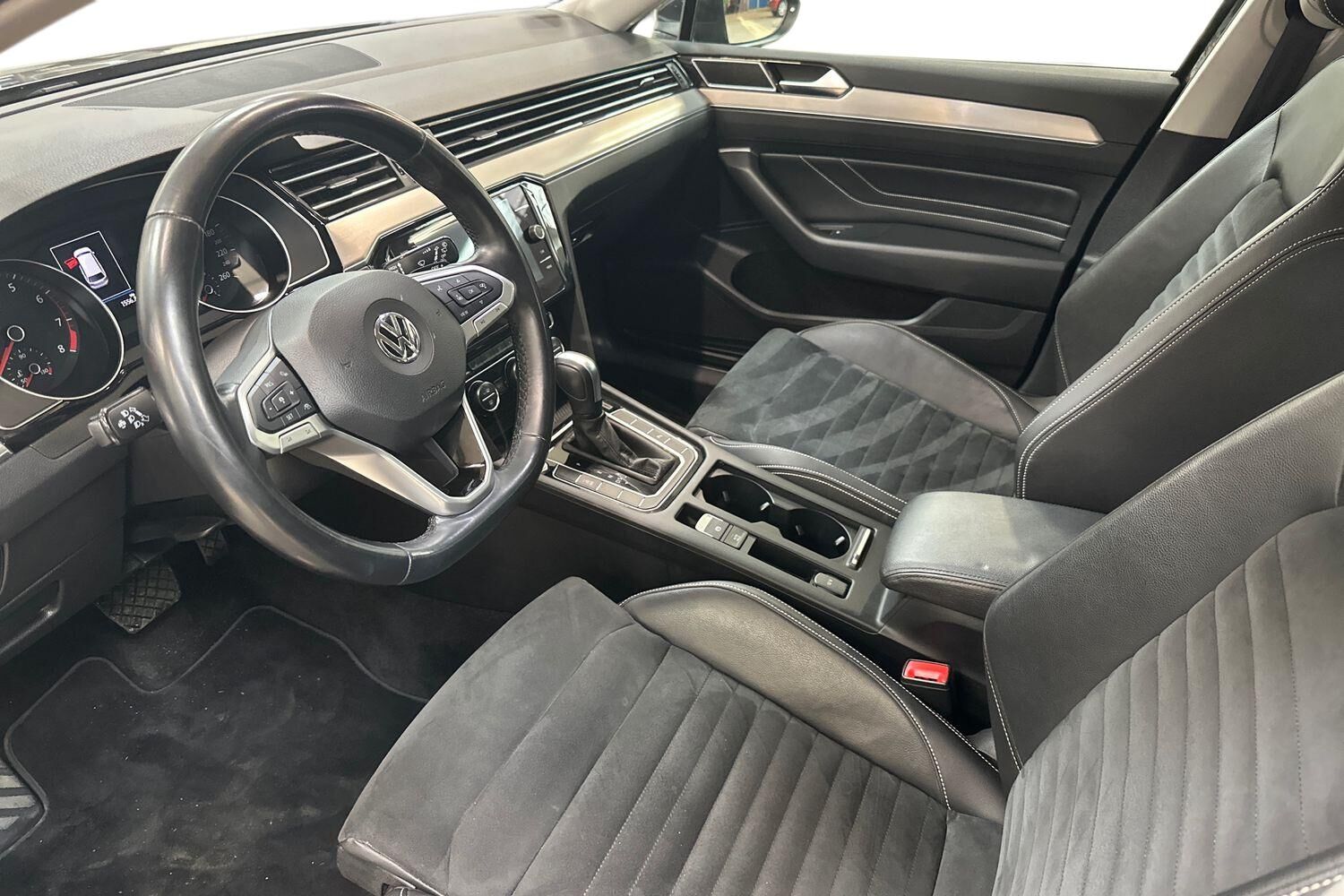 Billede af VW Passat Variant 1,5 TSI EVO ACT Elegance Plus DSG 150HK Stc 7g Aut.