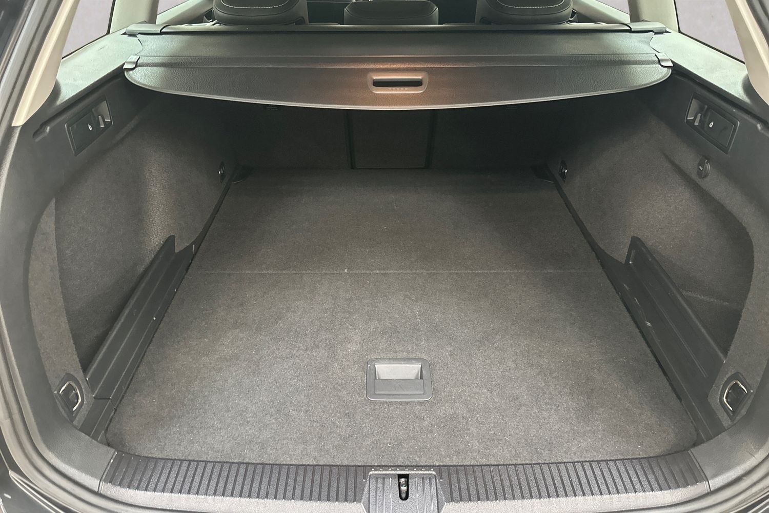 Billede af VW Passat Variant 1,5 TSI EVO ACT Elegance Plus DSG 150HK Stc 7g Aut.