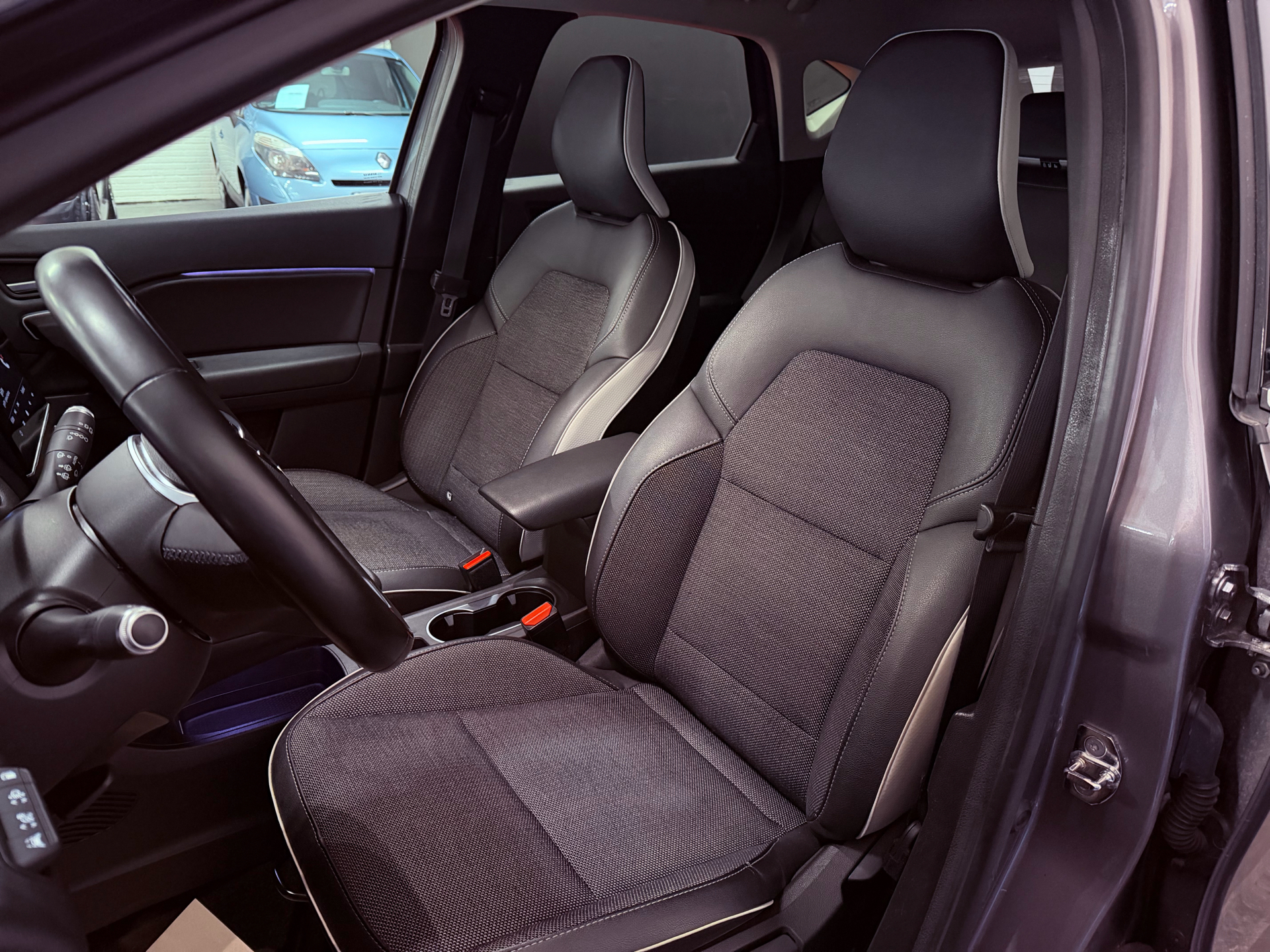 Billede af Renault Captur 1,6 E-TECH  Plugin-hybrid Intens 160HK 5d Aut.