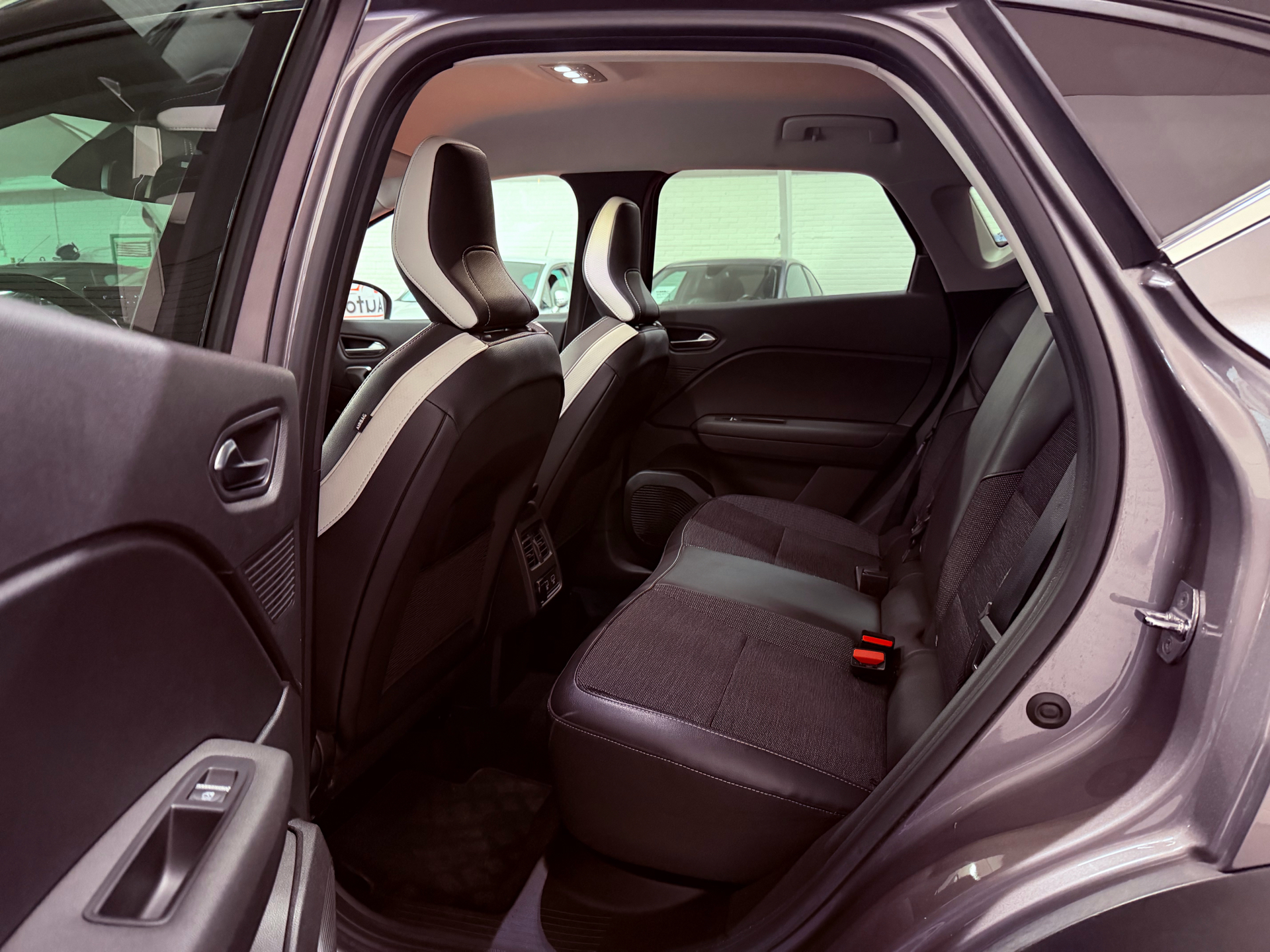 Billede af Renault Captur 1,6 E-TECH  Plugin-hybrid Intens 160HK 5d Aut.