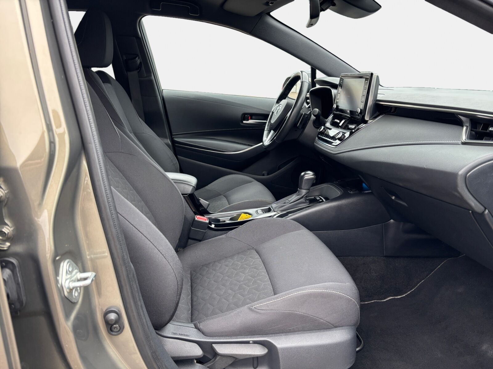 Billede af Toyota Corolla Touring Sports 2,0 Hybrid H3 Business Smart E-CVT 180HK Stc 6g Aut.