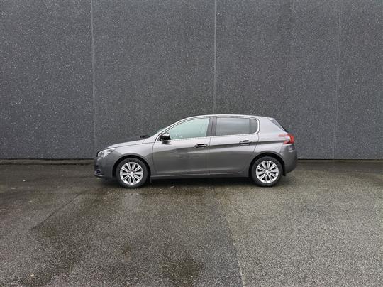 Peugeot 308 1,5 BlueHDi Prestige 130HK 5d 6g