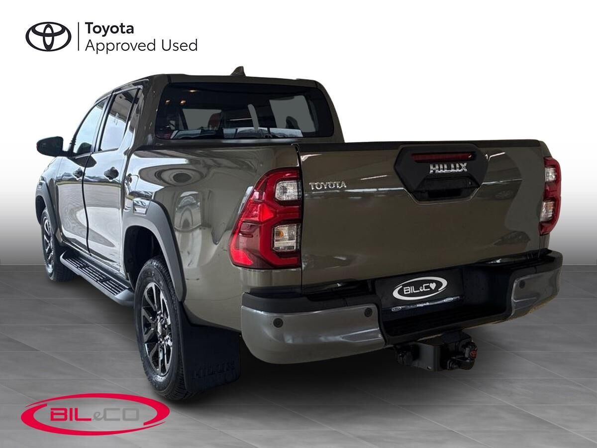 Billede af Toyota HiLux 2.8 diesel MHEV 204hk Double Cab AWD aut. gear T4 Invincible