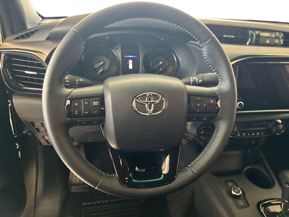 Billede af Toyota HiLux 2.8 diesel MHEV 204hk Double Cab AWD aut. gear T4 Invincible