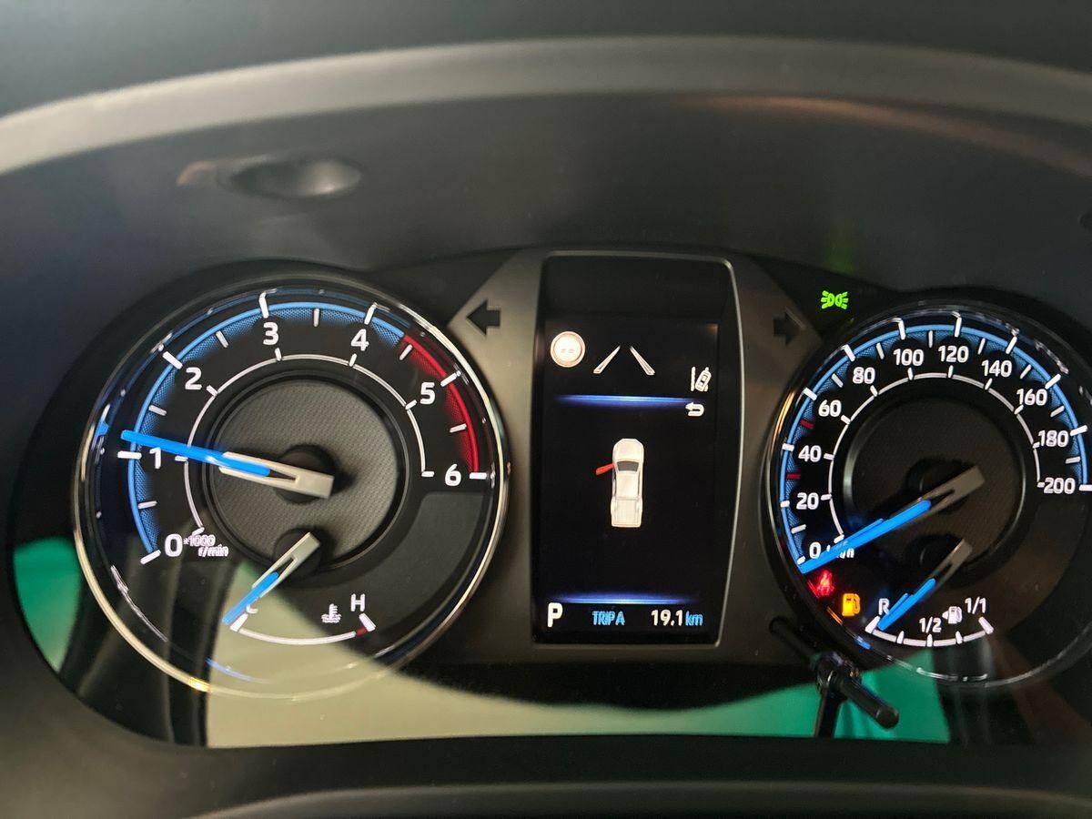 Billede af Toyota HiLux 2.8 diesel MHEV 204hk Double Cab AWD aut. gear T4 Invincible