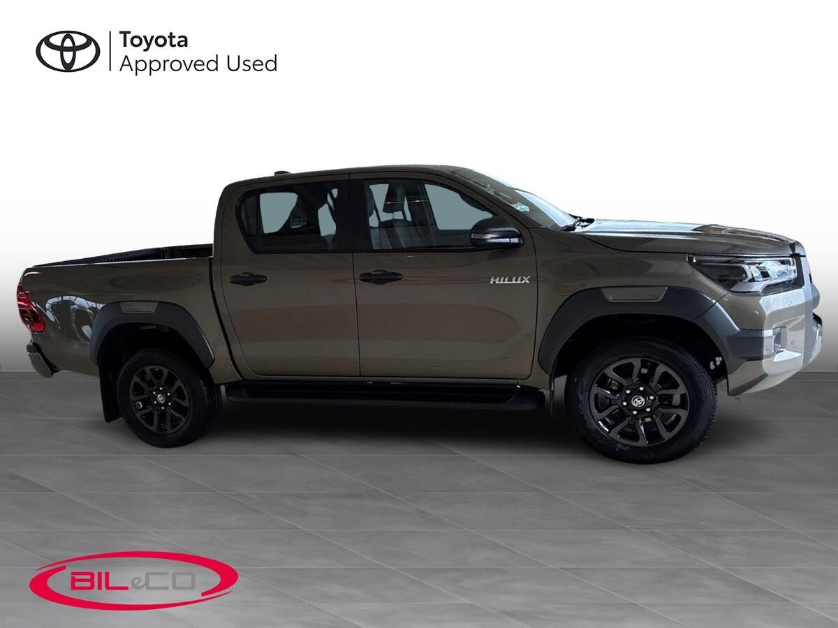 Billede af Toyota HiLux 2.8 diesel MHEV 204hk Double Cab AWD aut. gear T4 Invincible
